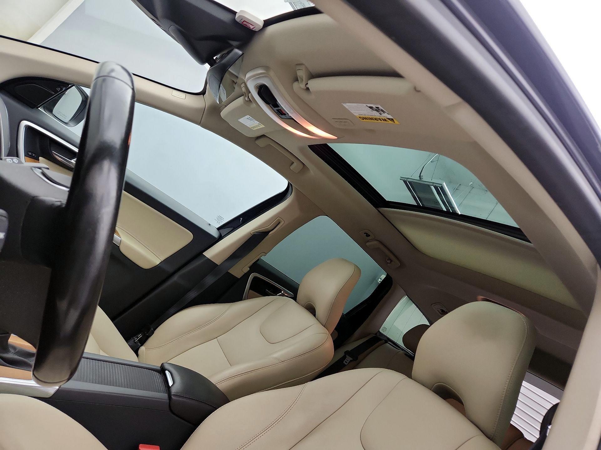 Thumbnail: 2017 Volvo XC60 - 20