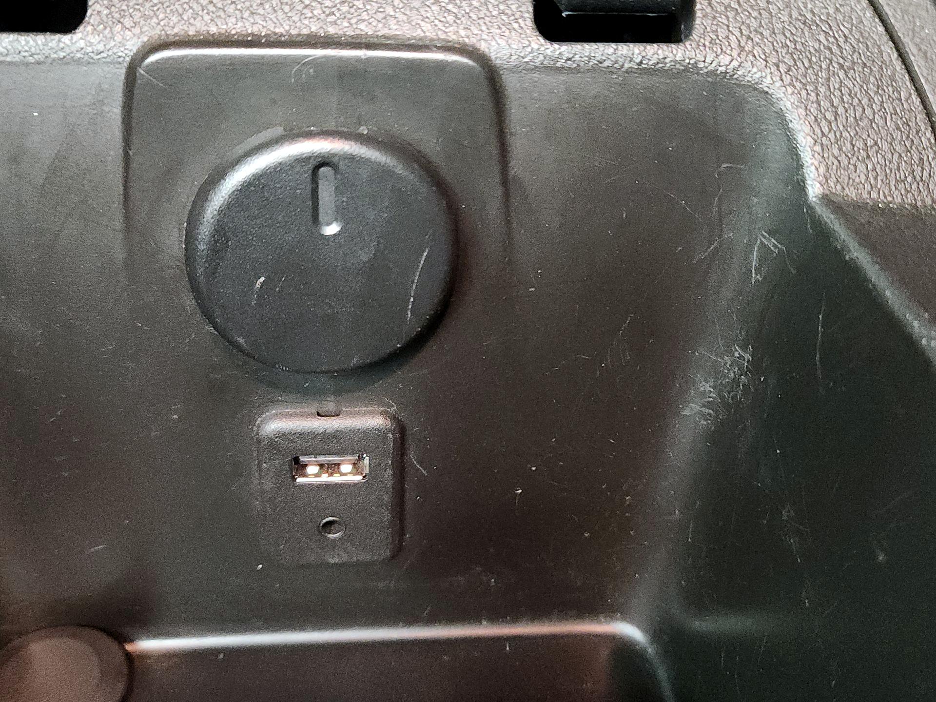 Thumbnail: 2015 Chevrolet Camaro - 19