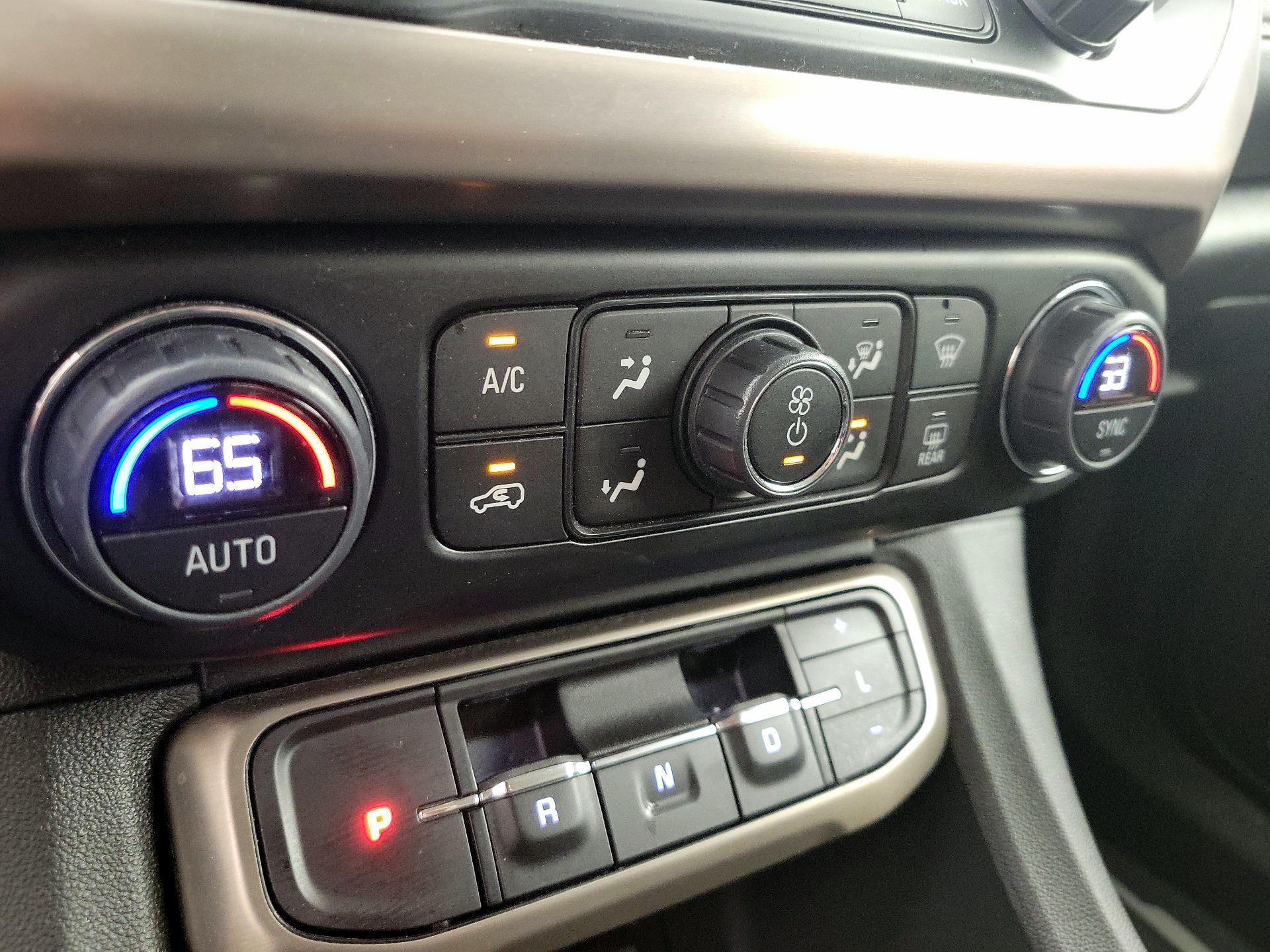 Thumbnail: 2023 GMC Acadia - 17