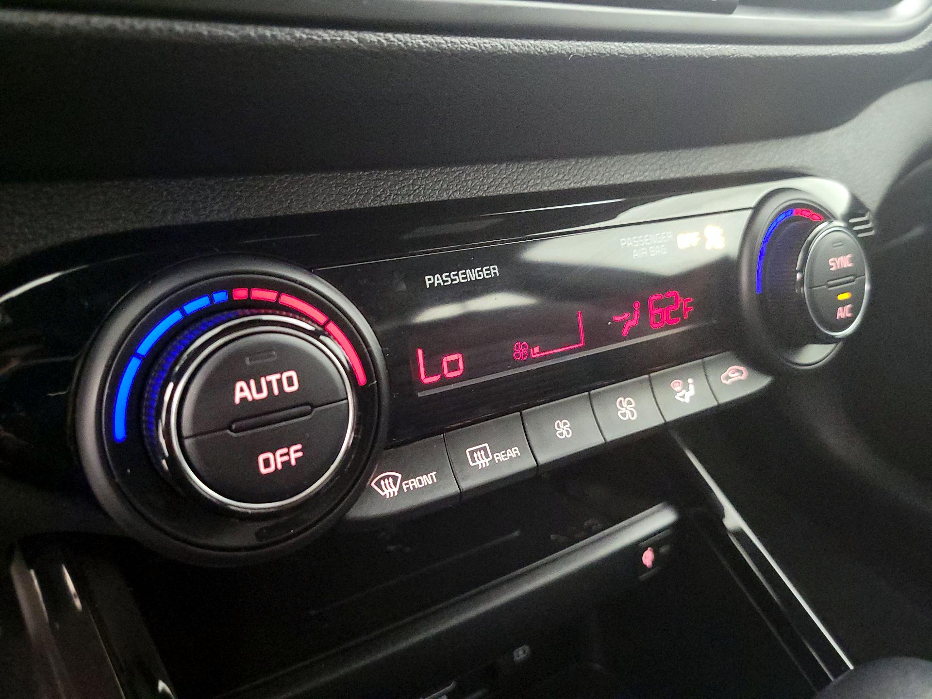 Thumbnail: 2023 Kia Forte - 16