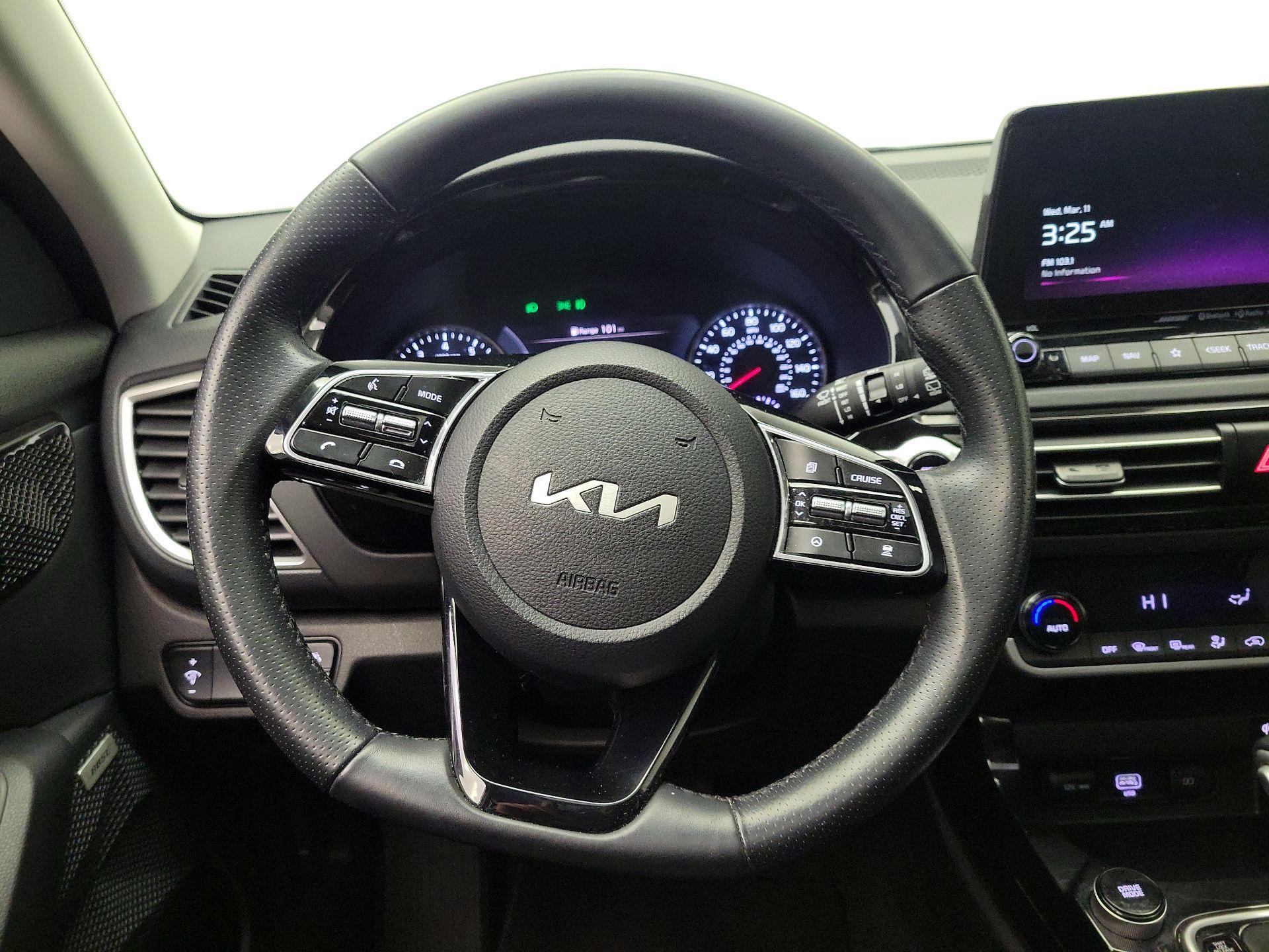 Thumbnail: 2023 Kia Seltos - 10