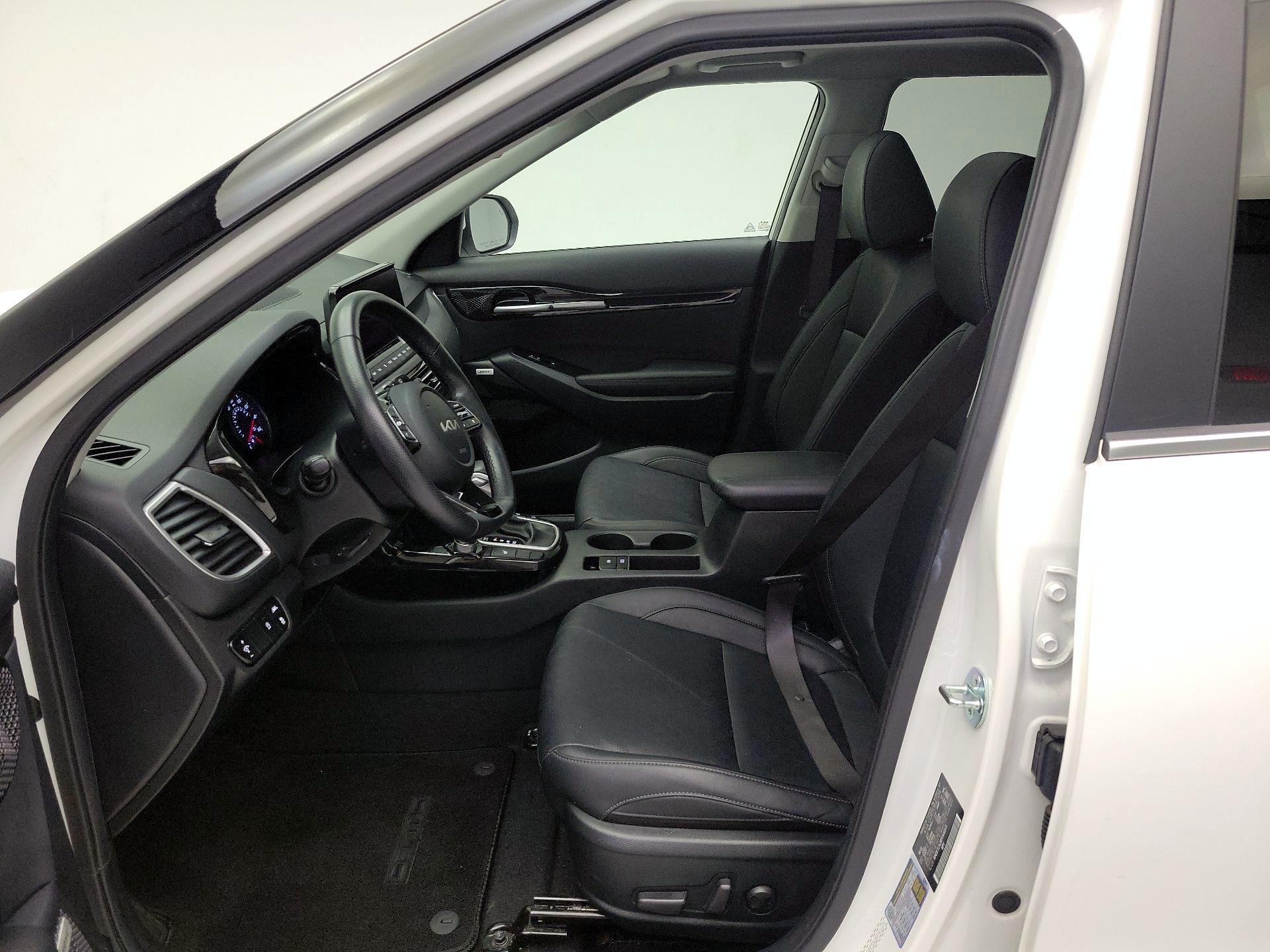 Thumbnail: 2023 Kia Seltos - 11