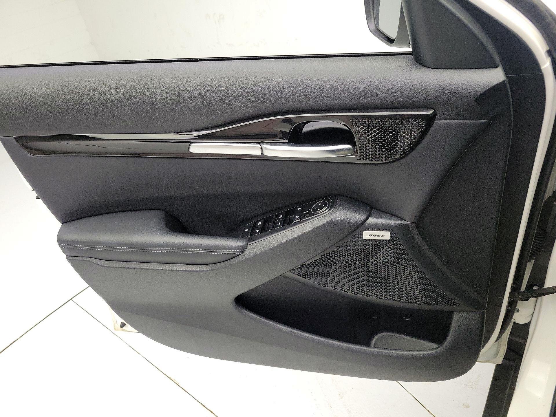 Thumbnail: 2023 Kia Seltos - 12