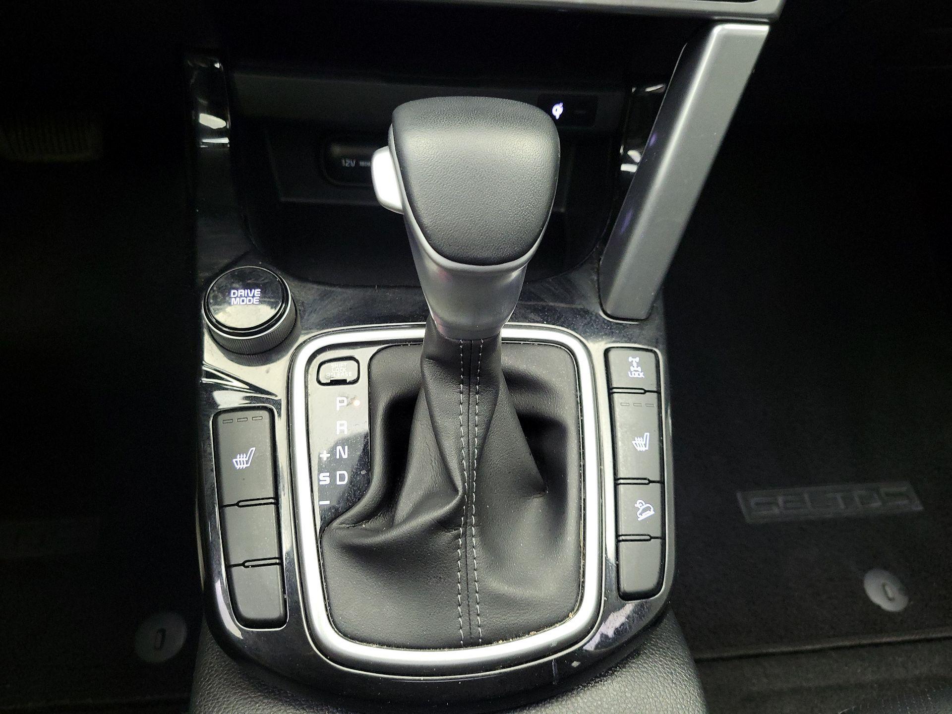 Thumbnail: 2023 Kia Seltos - 18