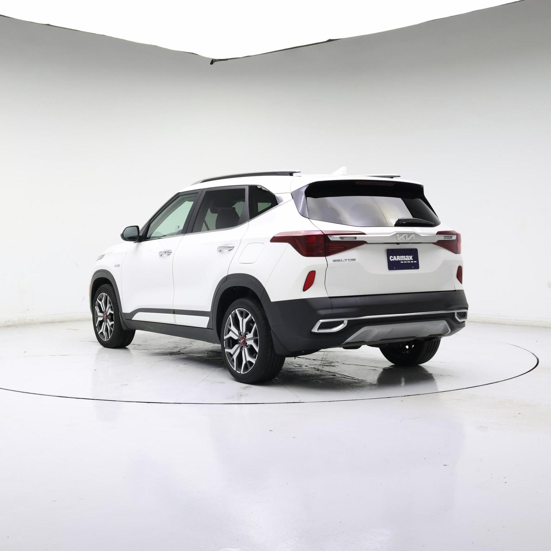 Thumbnail: 2023 Kia Seltos - 2