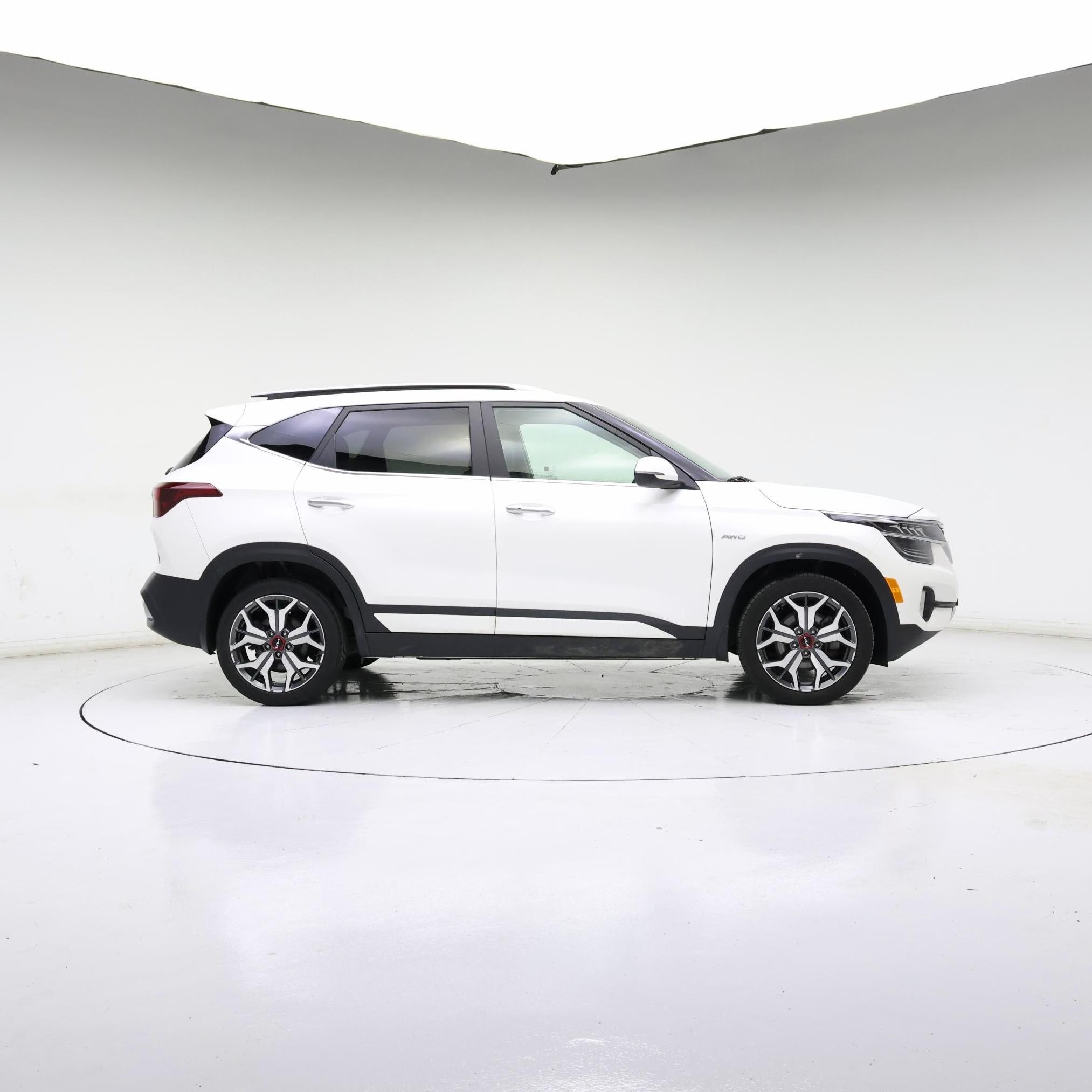 Thumbnail: 2023 Kia Seltos - 7