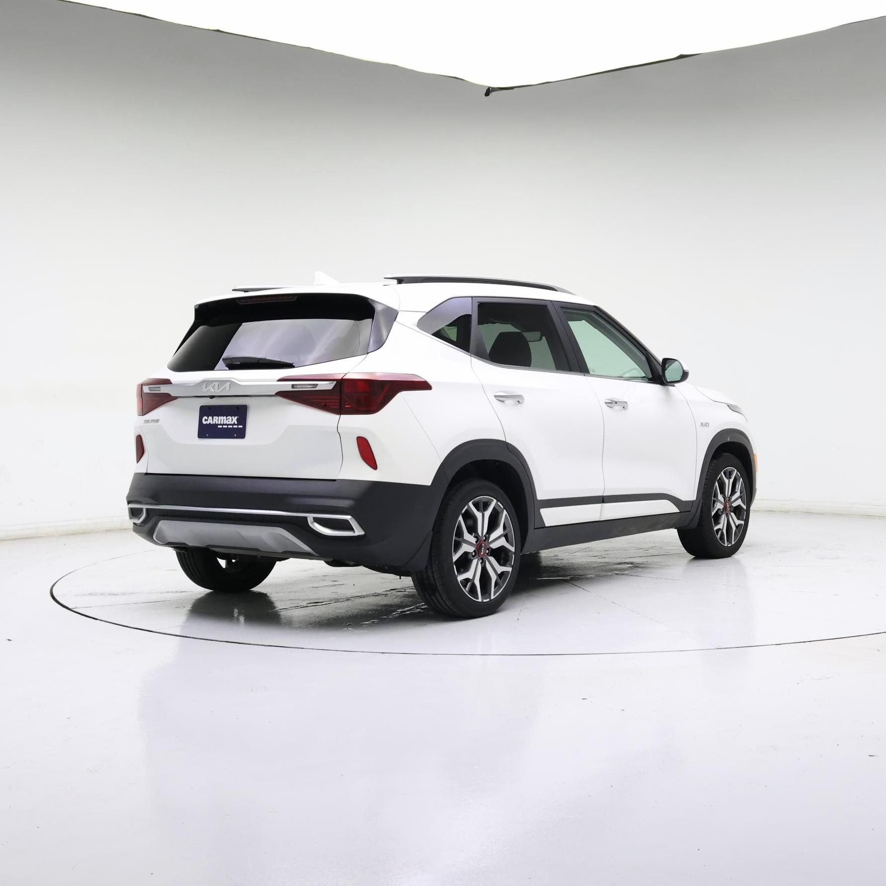 Thumbnail: 2023 Kia Seltos - 8