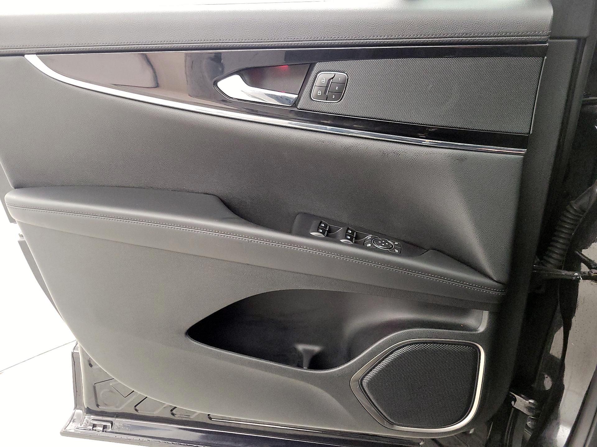 Thumbnail: 2022 Lincoln Nautilus - 12