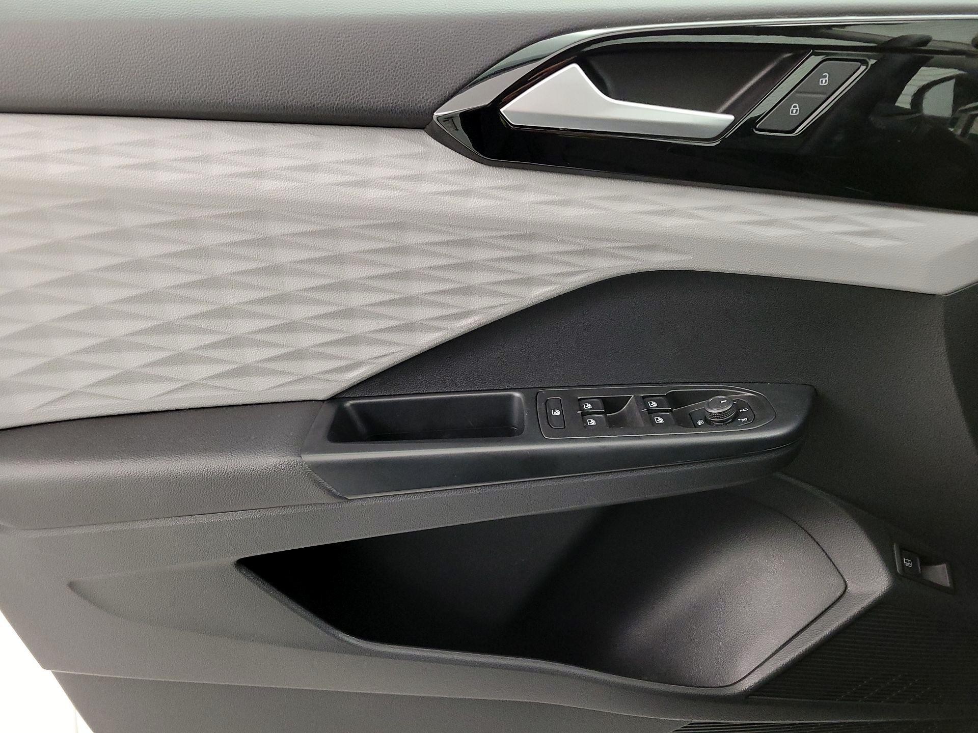 Thumbnail: 2023 Volkswagen Taos - 12