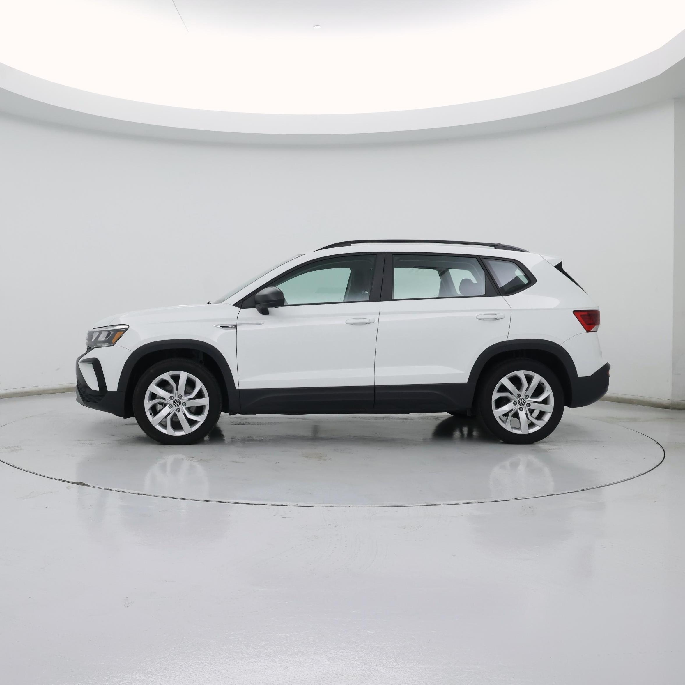 Thumbnail: 2023 Volkswagen Taos - 3