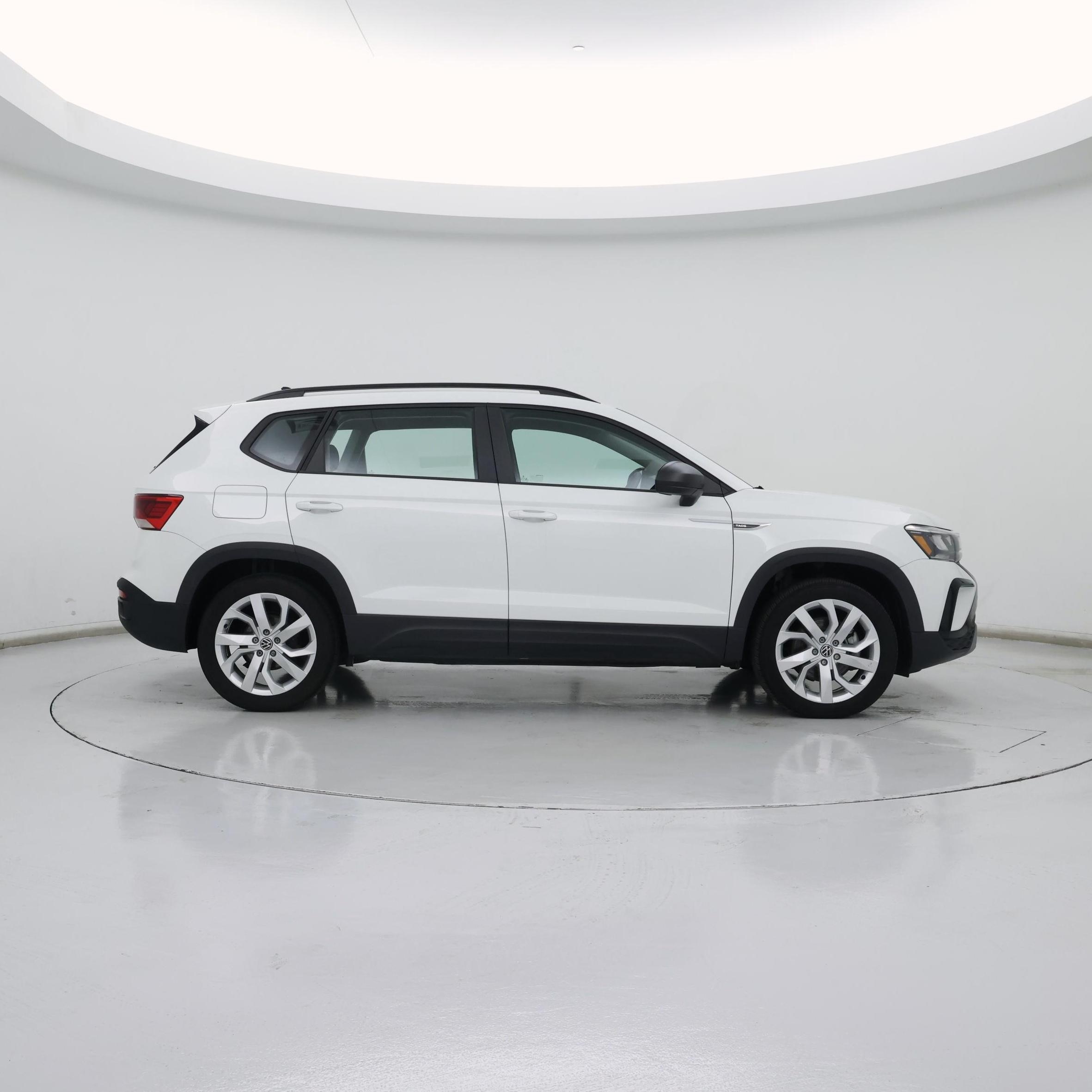 Thumbnail: 2023 Volkswagen Taos - 7