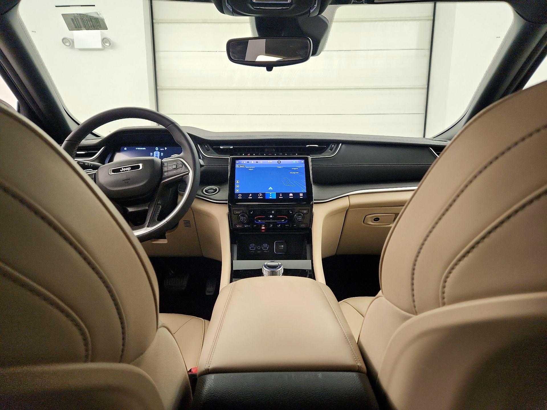 Thumbnail: 2023 Jeep Grand Cherokee - 9