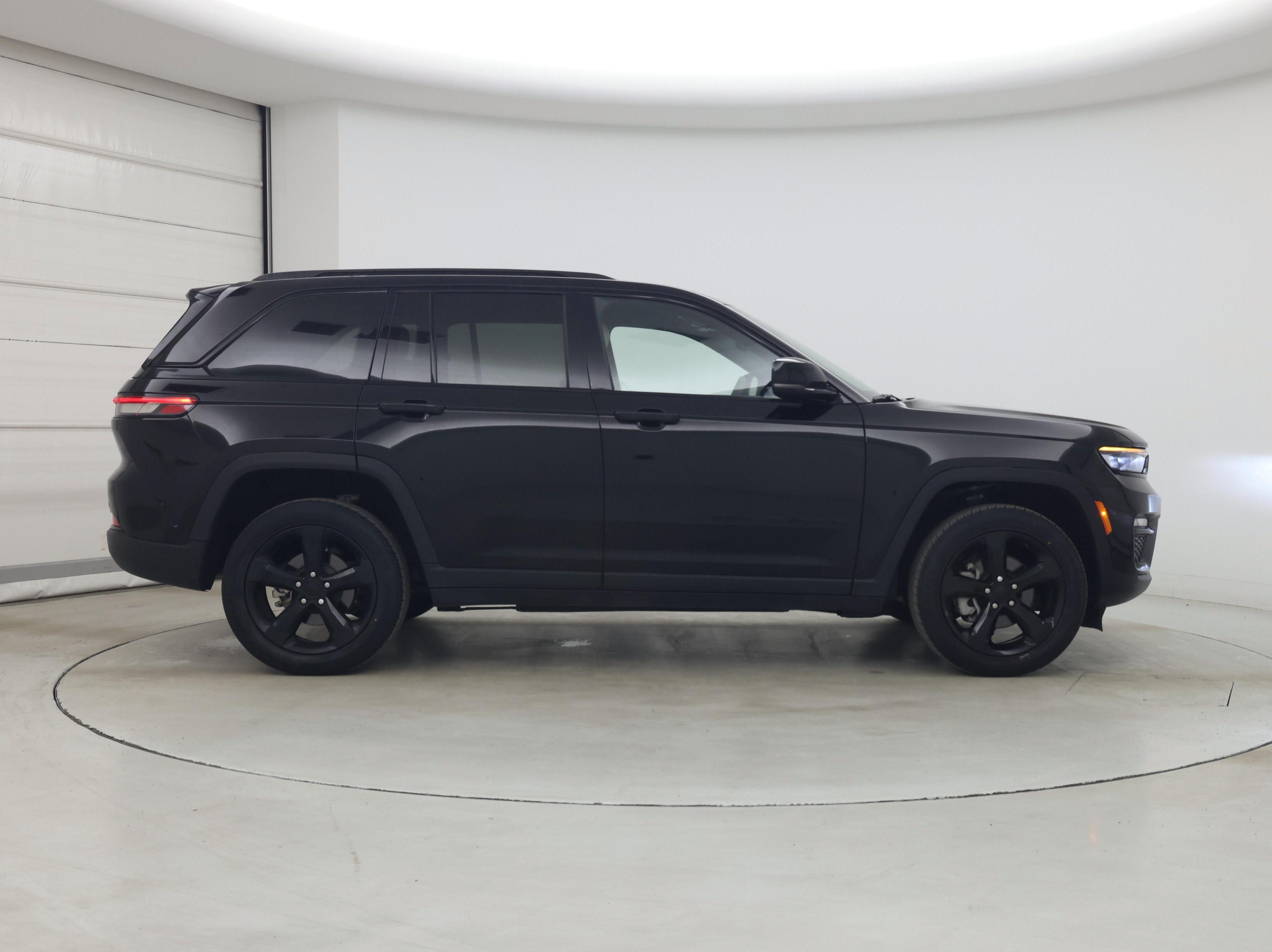 Thumbnail: 2023 Jeep Grand Cherokee - 7