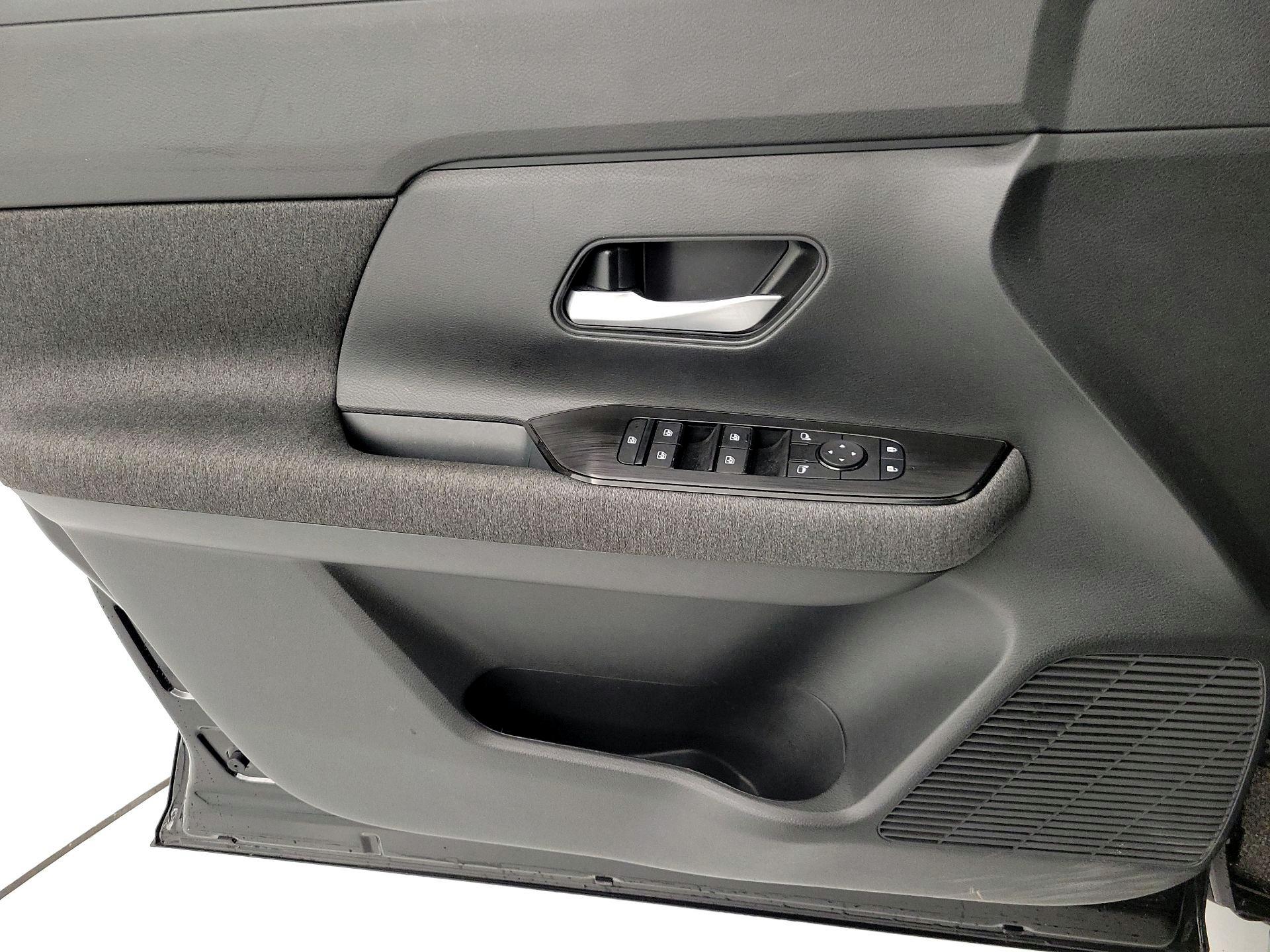 Thumbnail: 2025 Nissan Kicks - 12