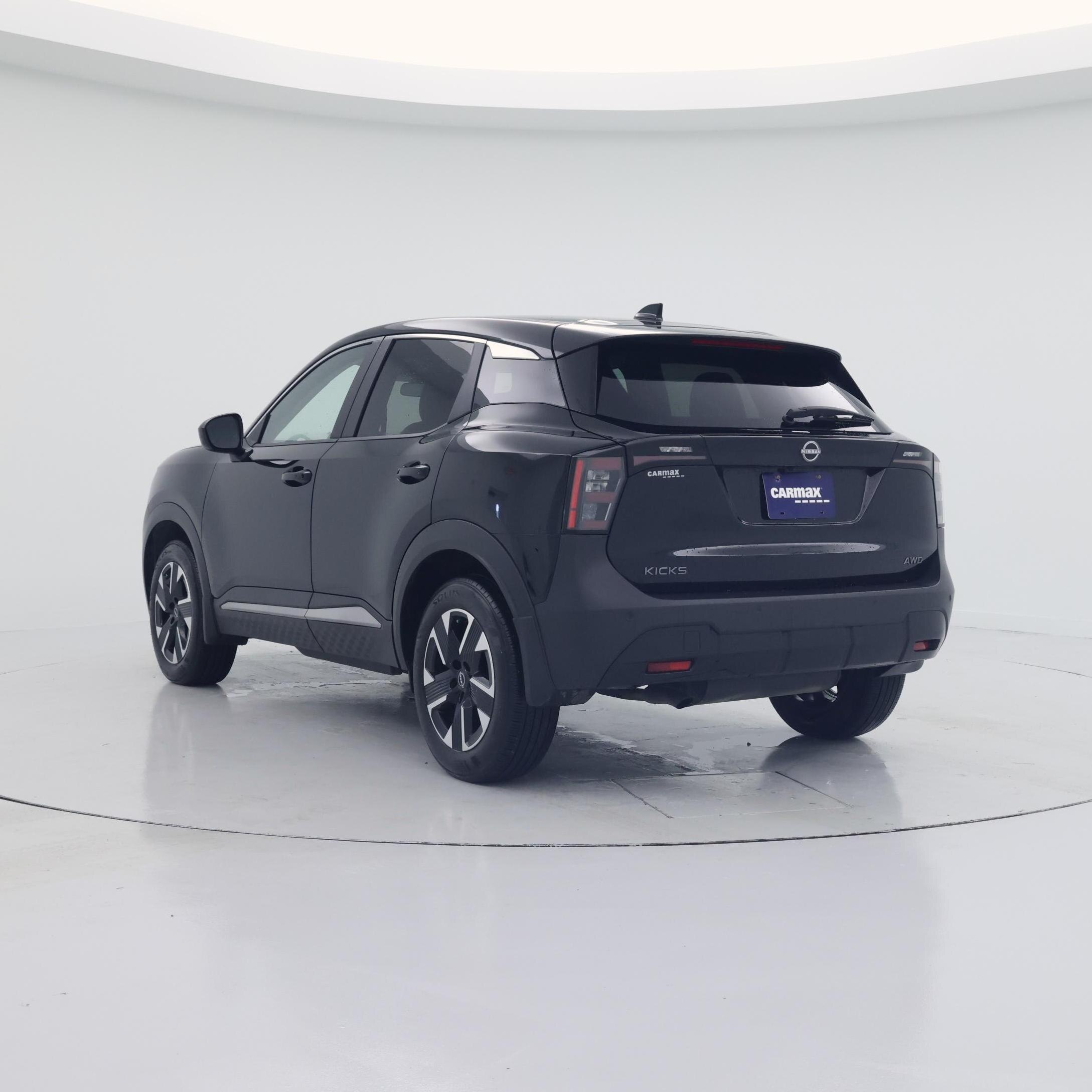 Thumbnail: 2025 Nissan Kicks - 2