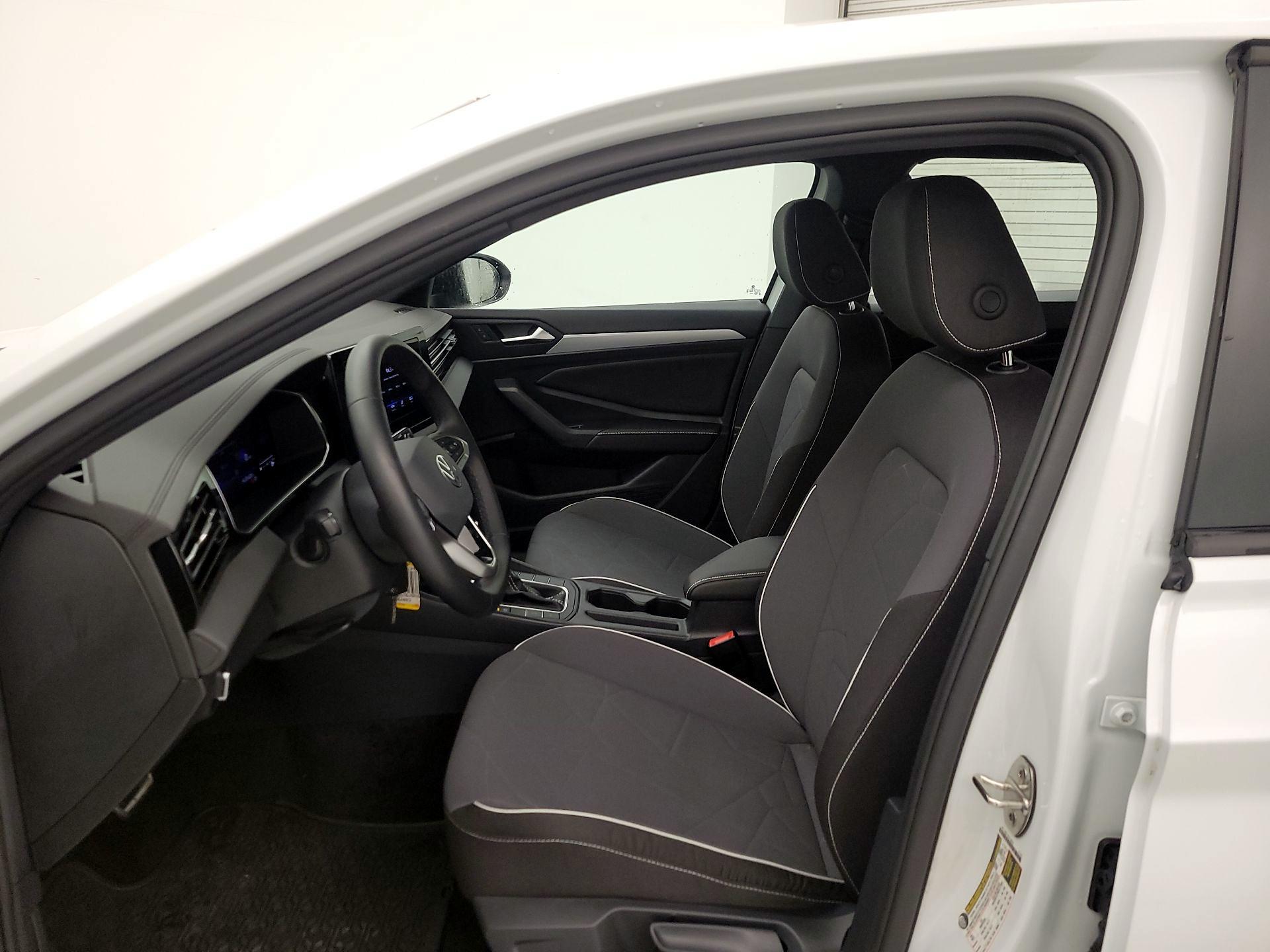 Thumbnail: 2025 Volkswagen Jetta - 11