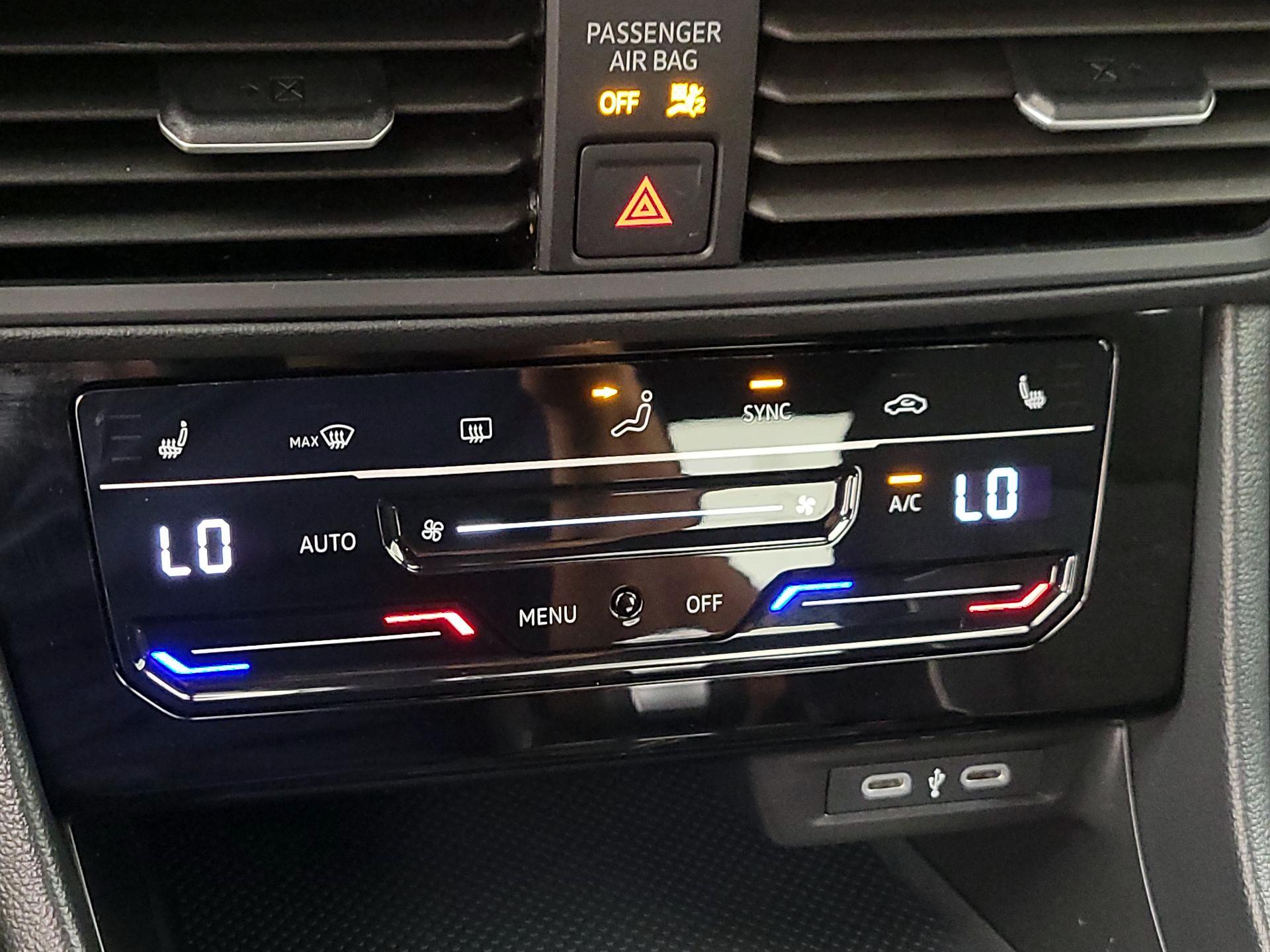 Thumbnail: 2025 Volkswagen Jetta - 16