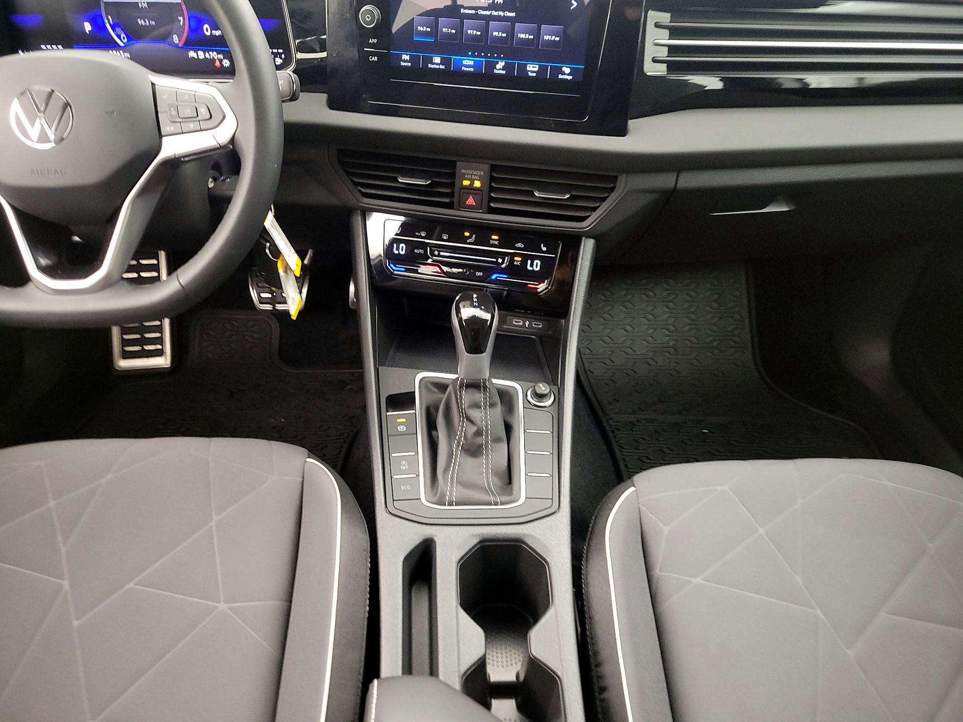 Thumbnail: 2025 Volkswagen Jetta - 17