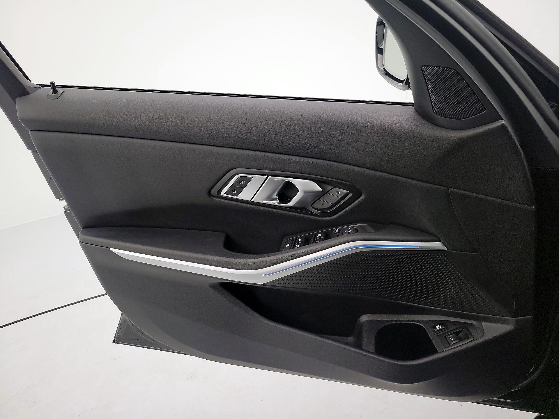 Thumbnail: 2023 BMW 3 Series - 12