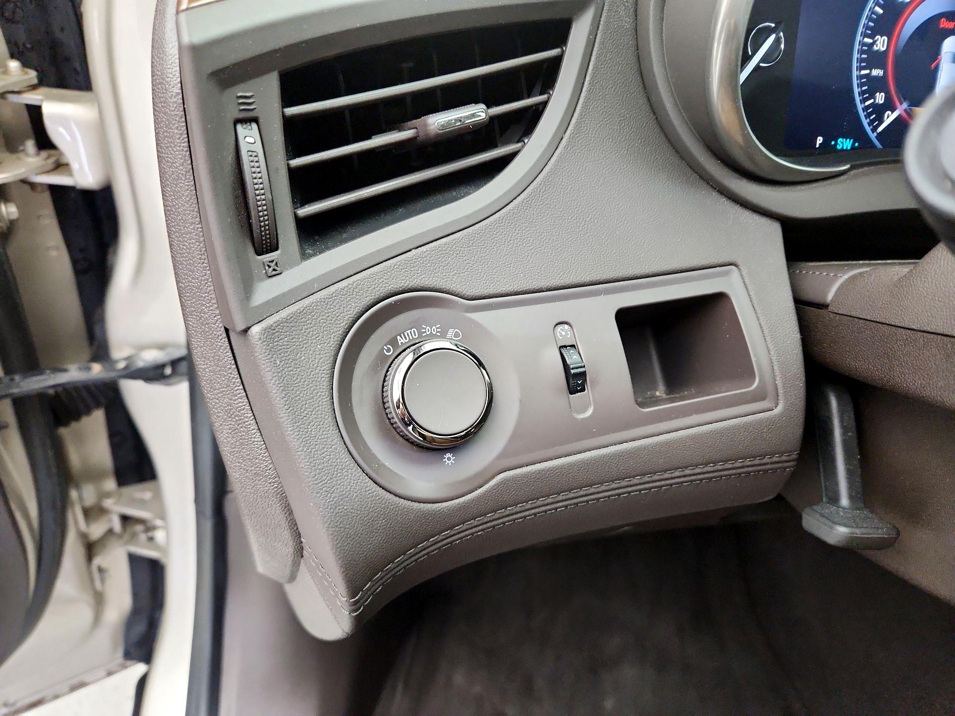 Thumbnail: 2014 Buick LaCrosse - 13