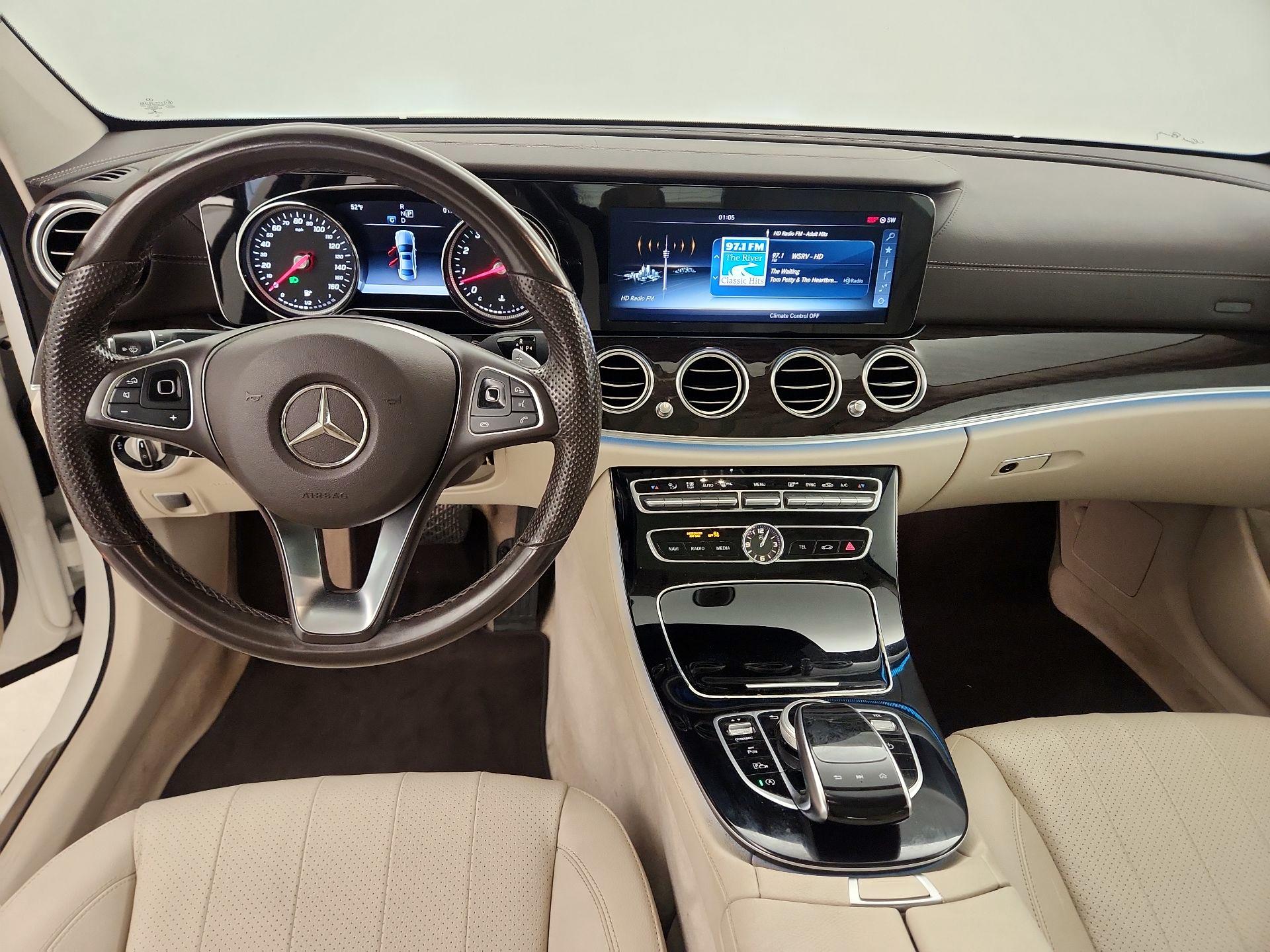 Thumbnail: 2017 Mercedes-Benz E-Class - 9