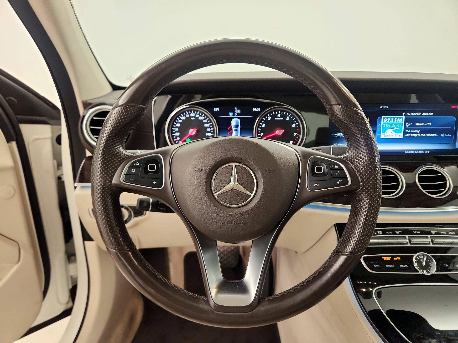 Thumbnail: 2017 Mercedes-Benz E-Class - 10