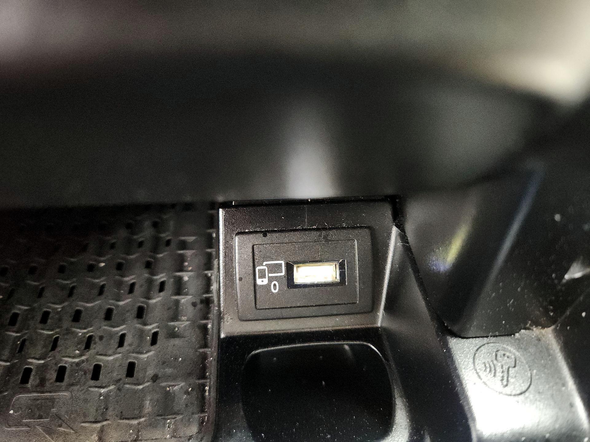 Thumbnail: 2017 Mercedes-Benz E-Class - 18