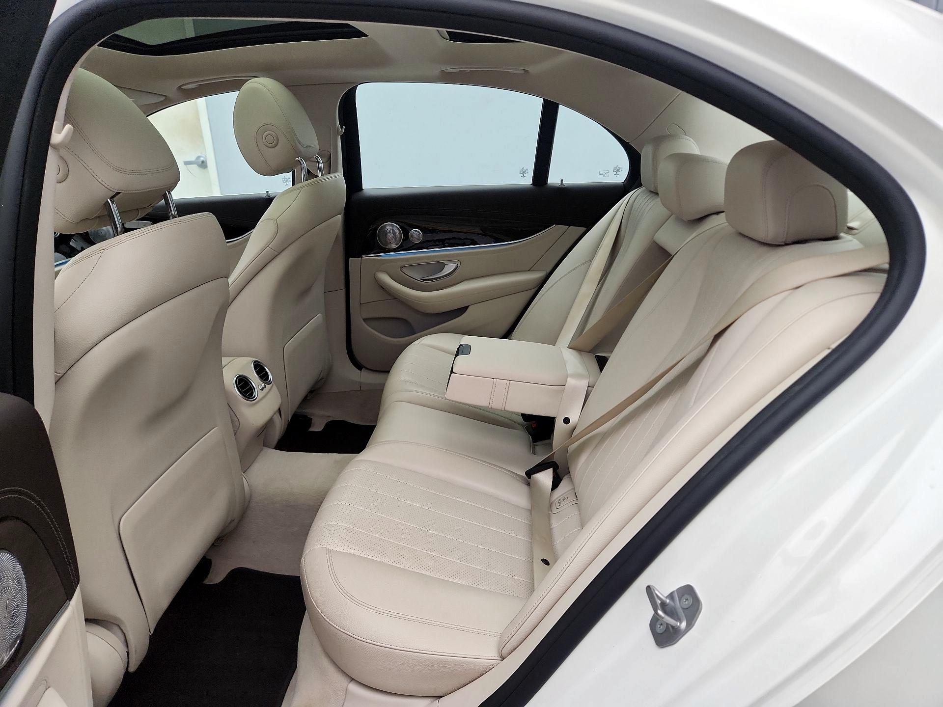 Thumbnail: 2017 Mercedes-Benz E-Class - 20