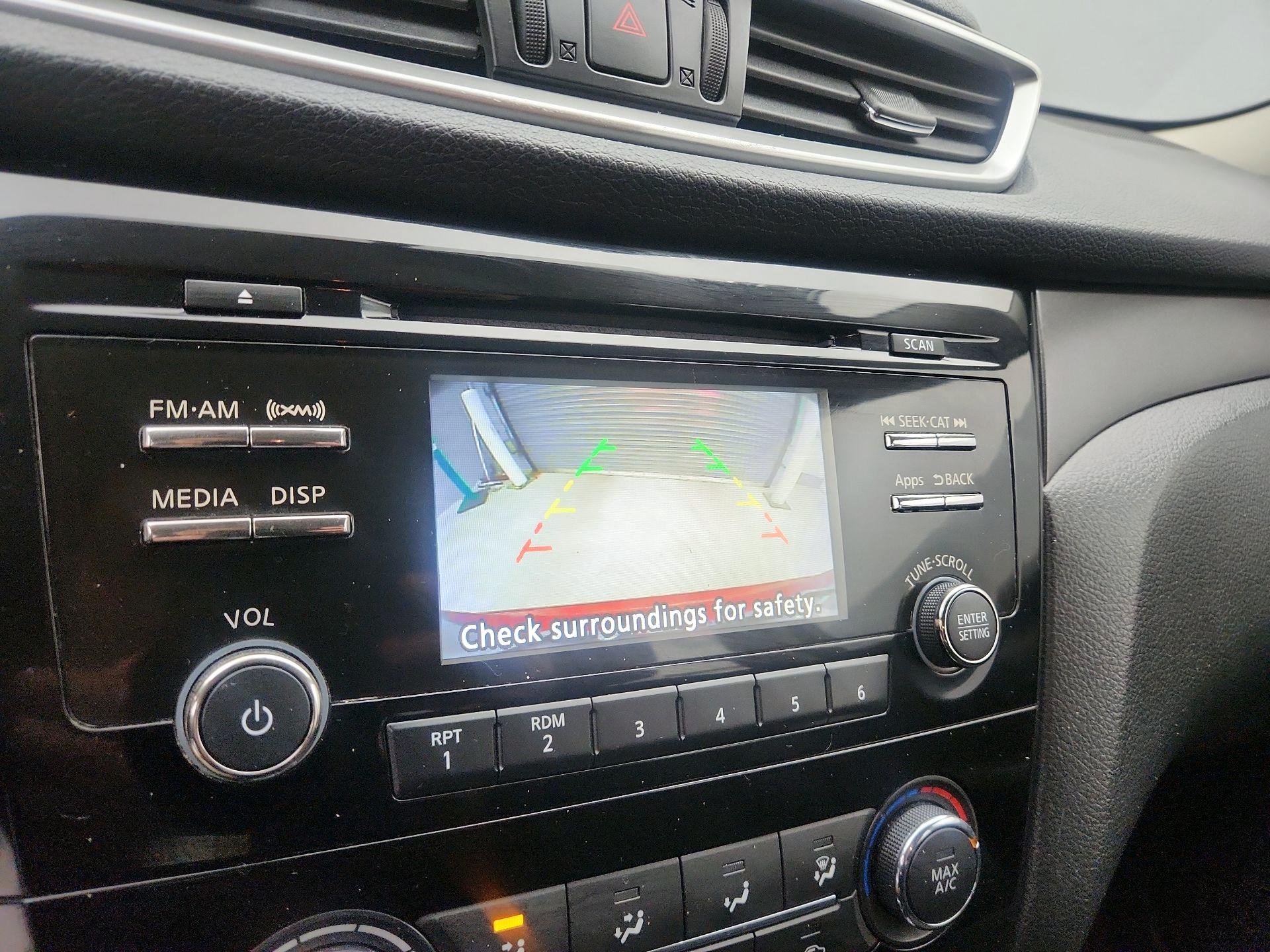 Thumbnail: 2015 Nissan Rogue - 14