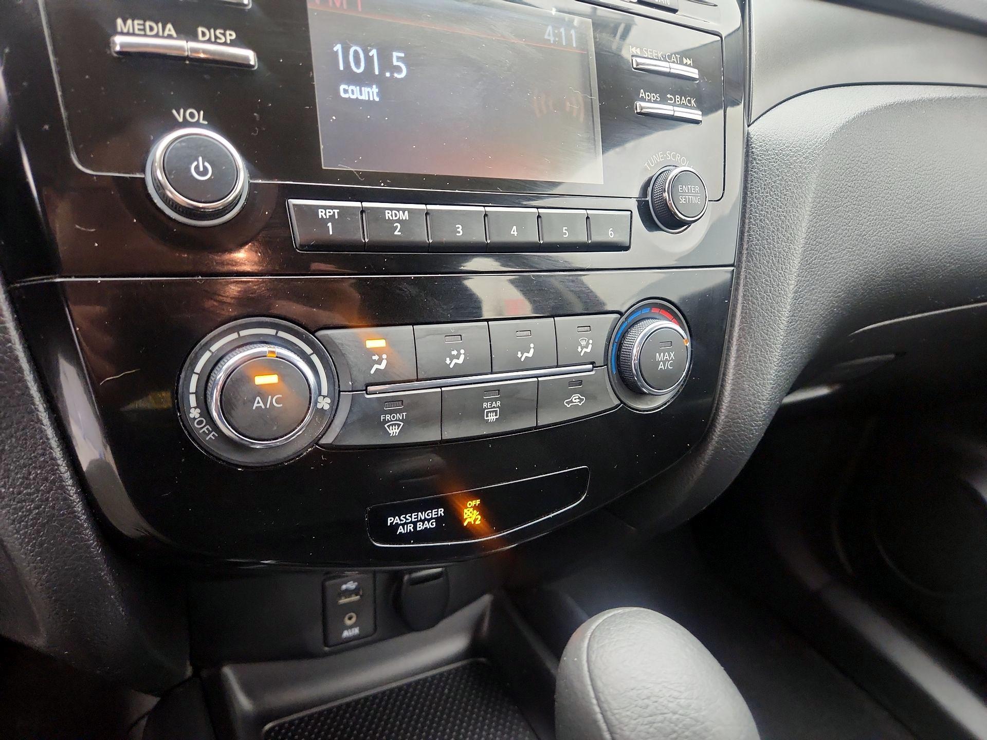 Thumbnail: 2015 Nissan Rogue - 16