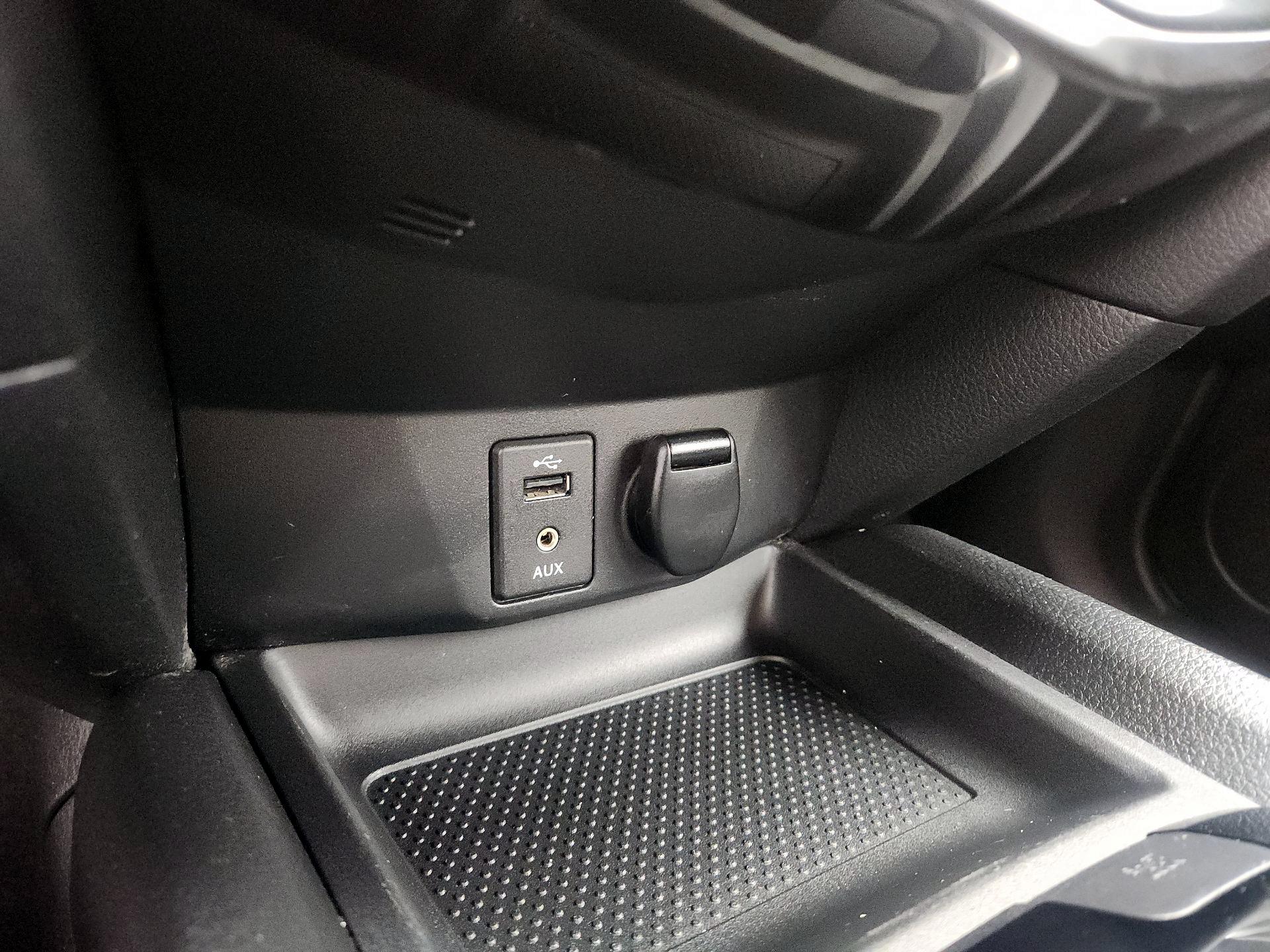 Thumbnail: 2015 Nissan Rogue - 18