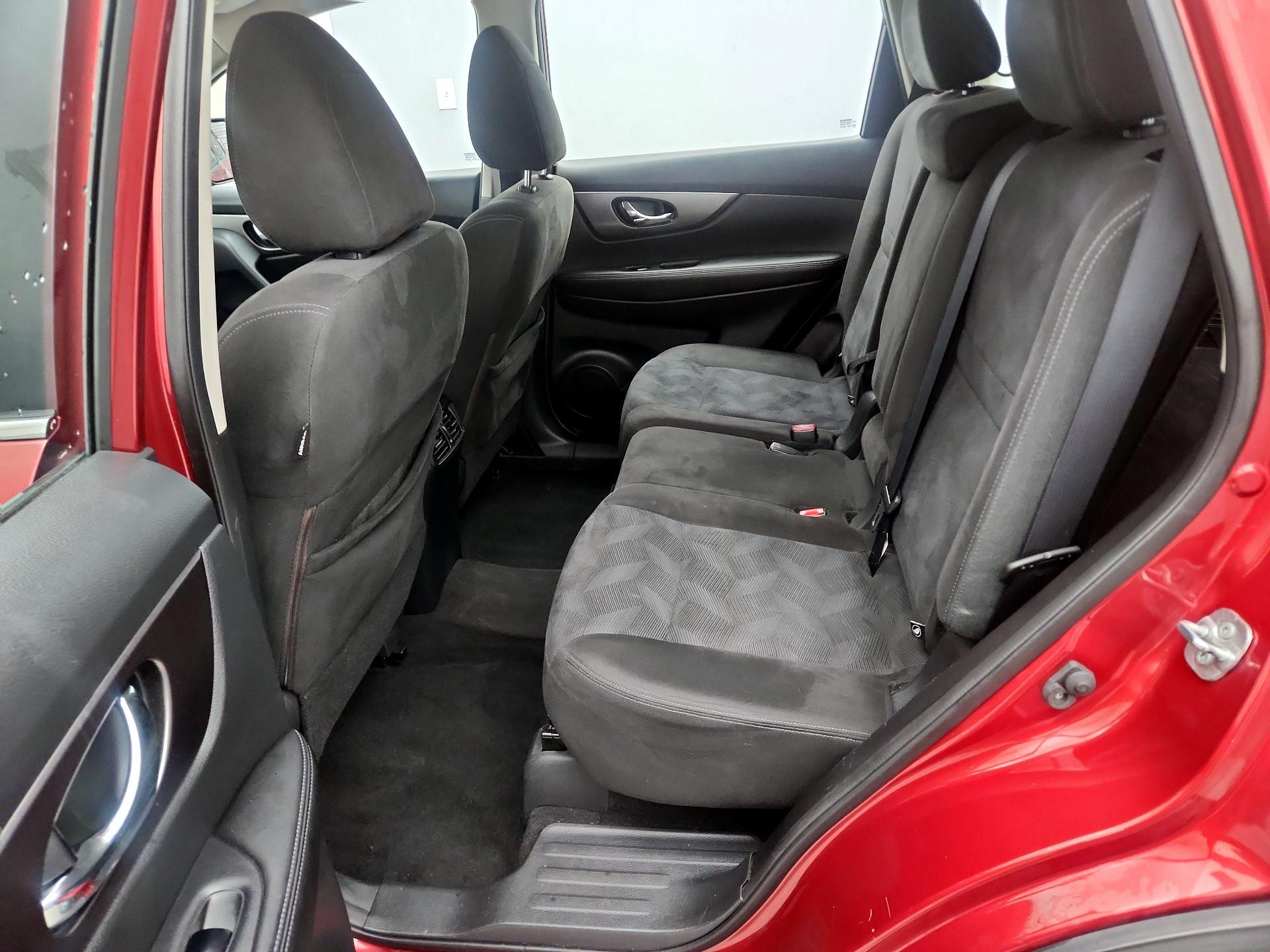 Thumbnail: 2015 Nissan Rogue - 19