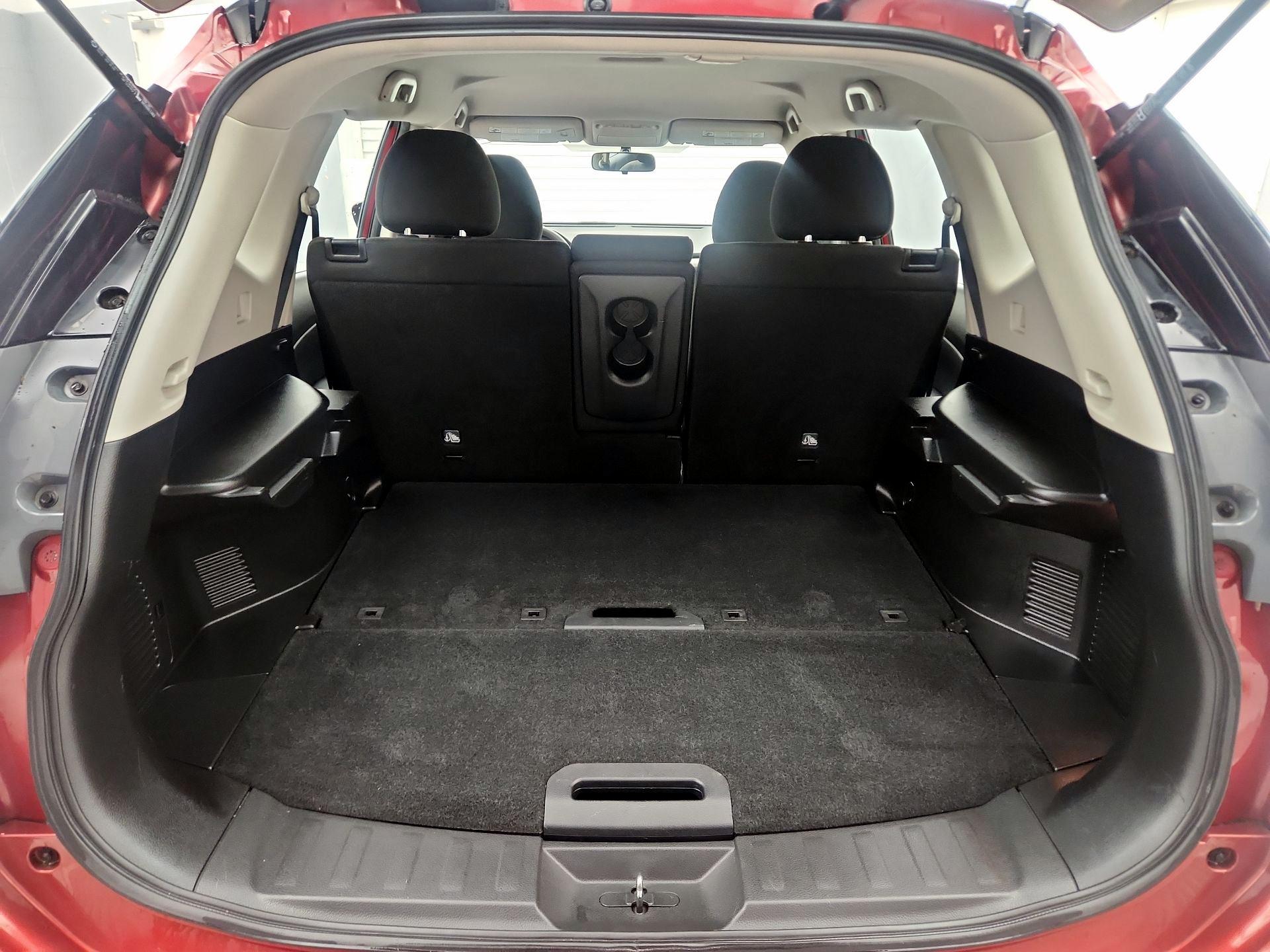 Thumbnail: 2015 Nissan Rogue - 20