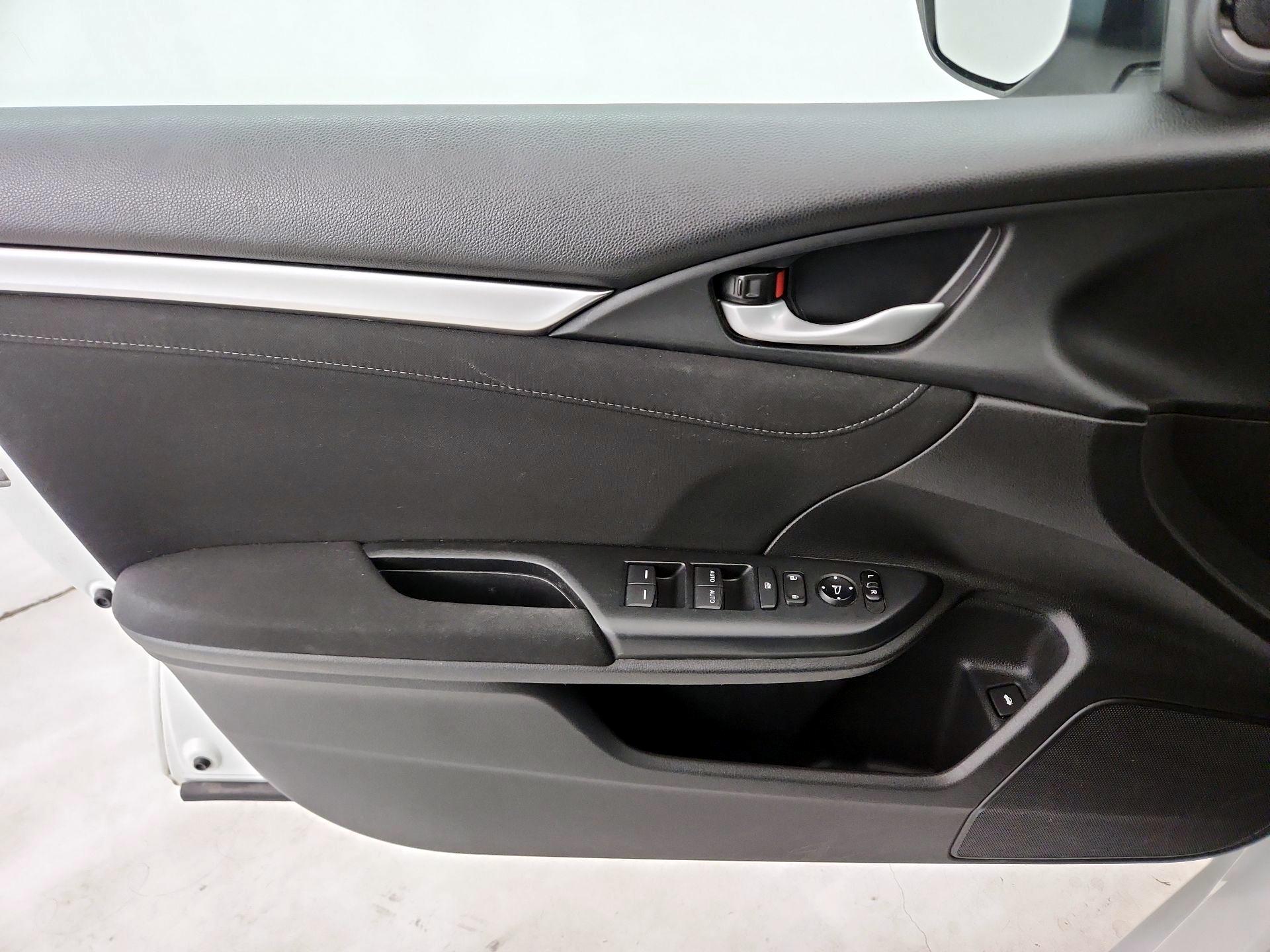 Thumbnail: 2017 Honda Civic - 12