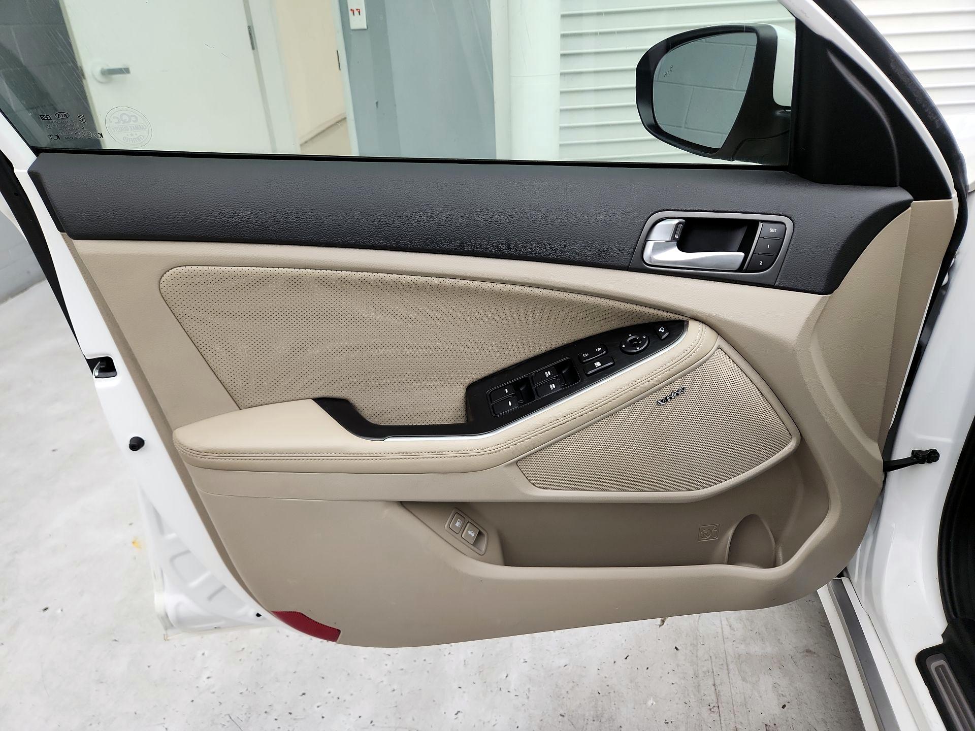 Thumbnail: 2015 Kia Optima - 12