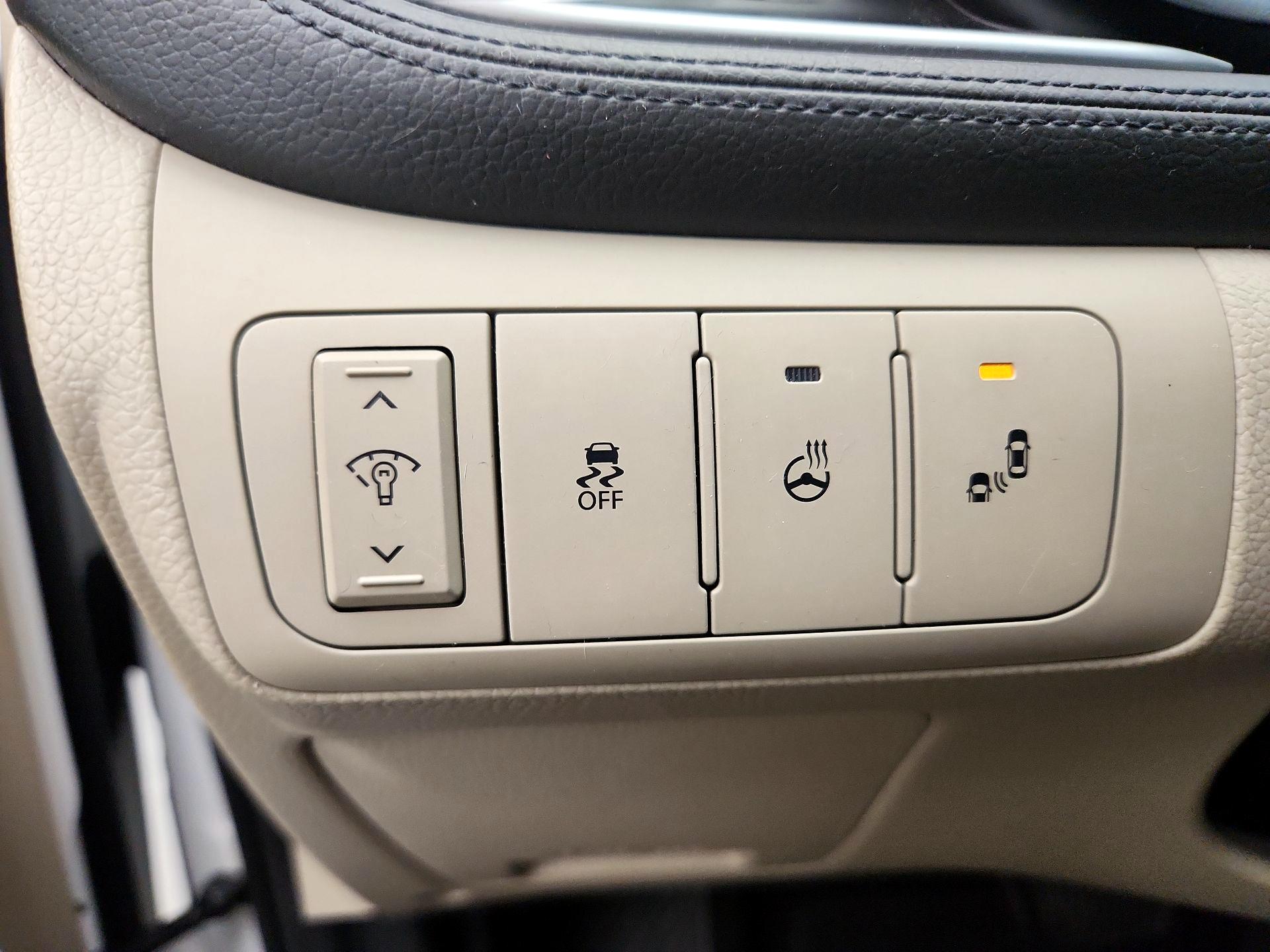 Thumbnail: 2015 Kia Optima - 13