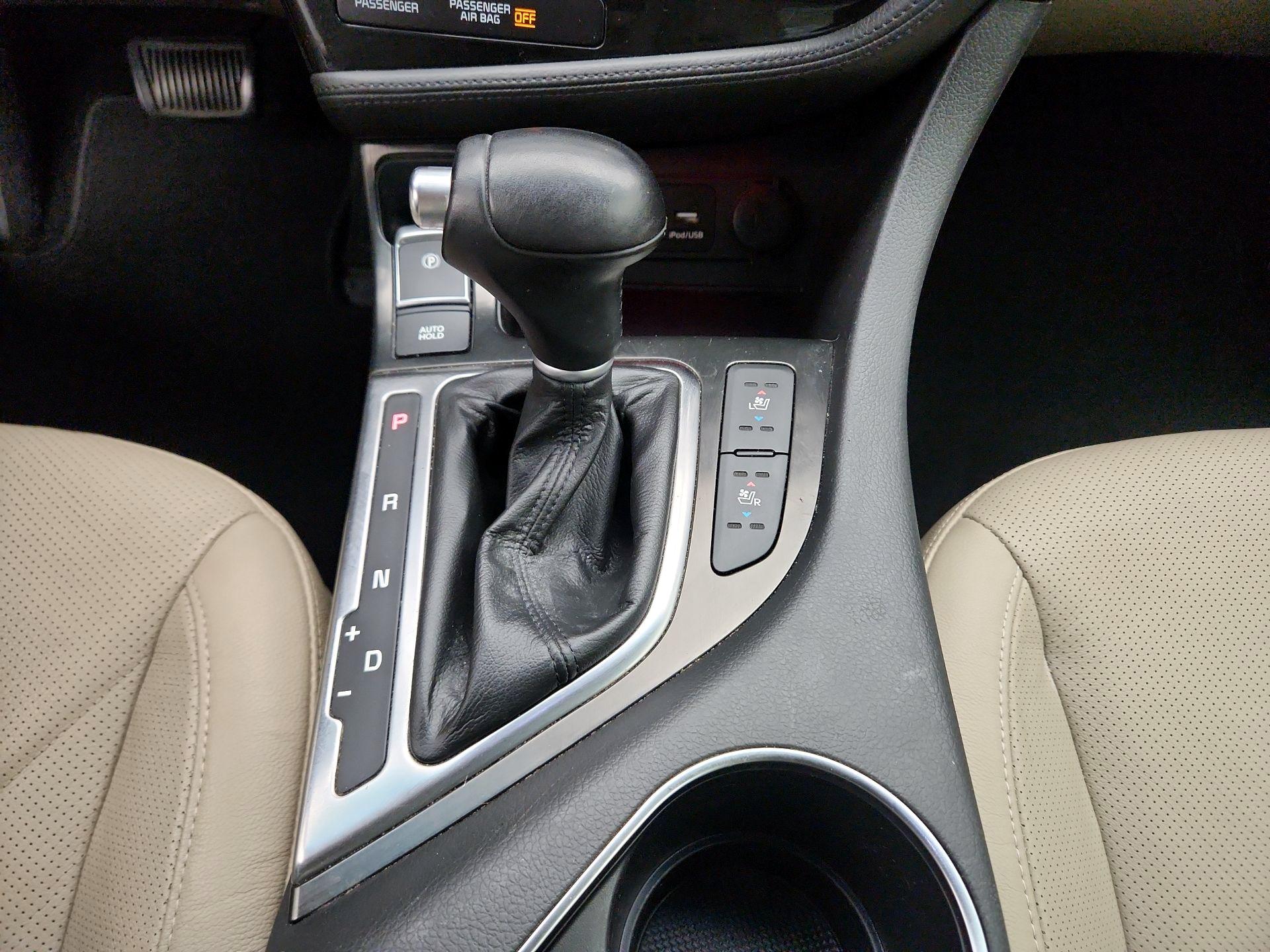 Thumbnail: 2015 Kia Optima - 18