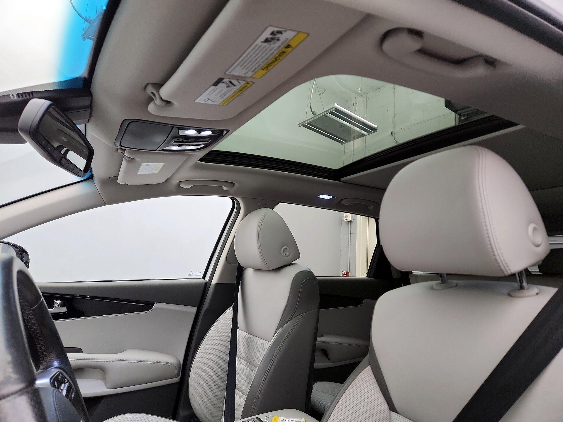 Thumbnail: 2020 Kia Sorento - 20