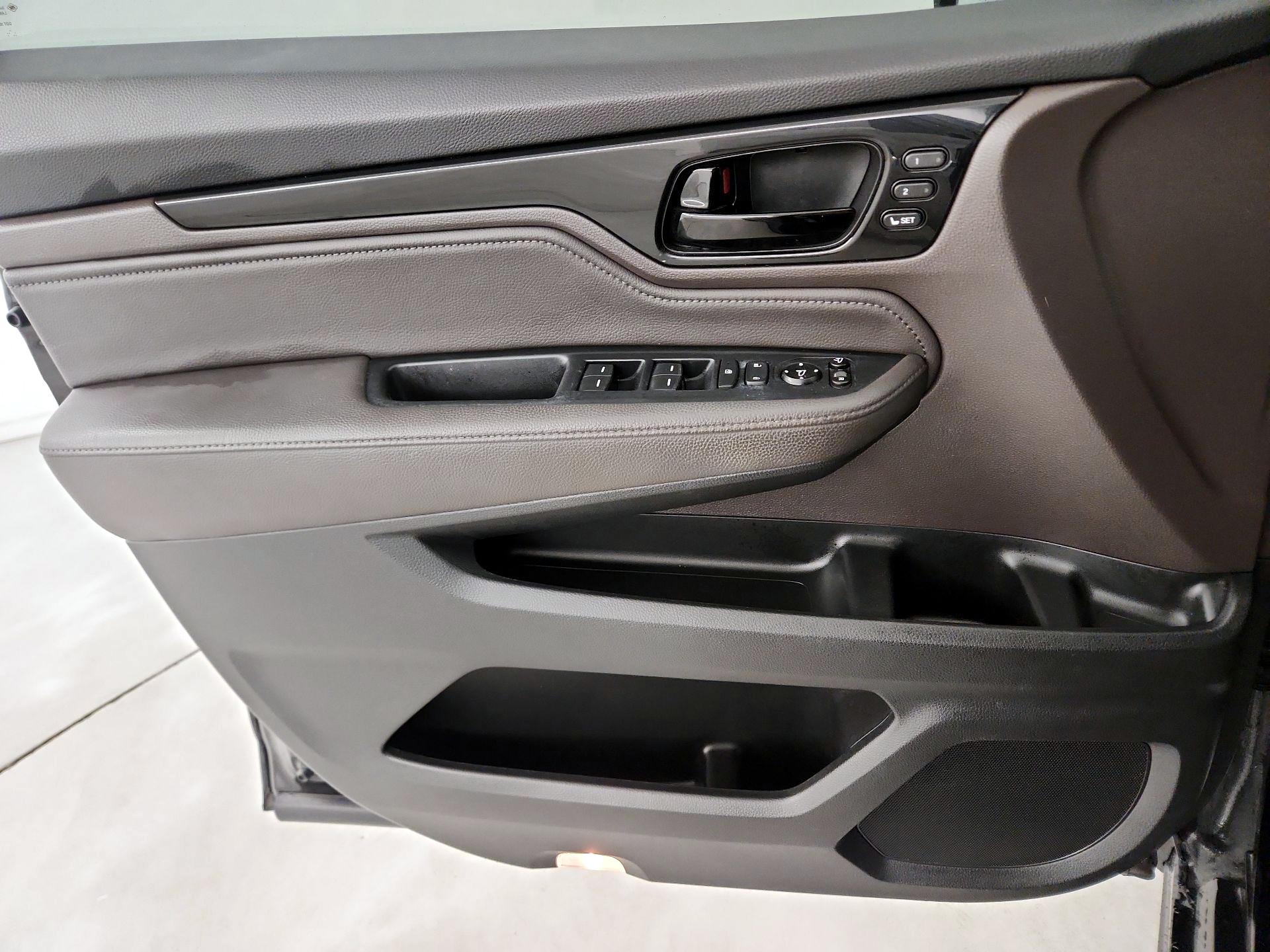 Thumbnail: 2020 Honda Odyssey - 12