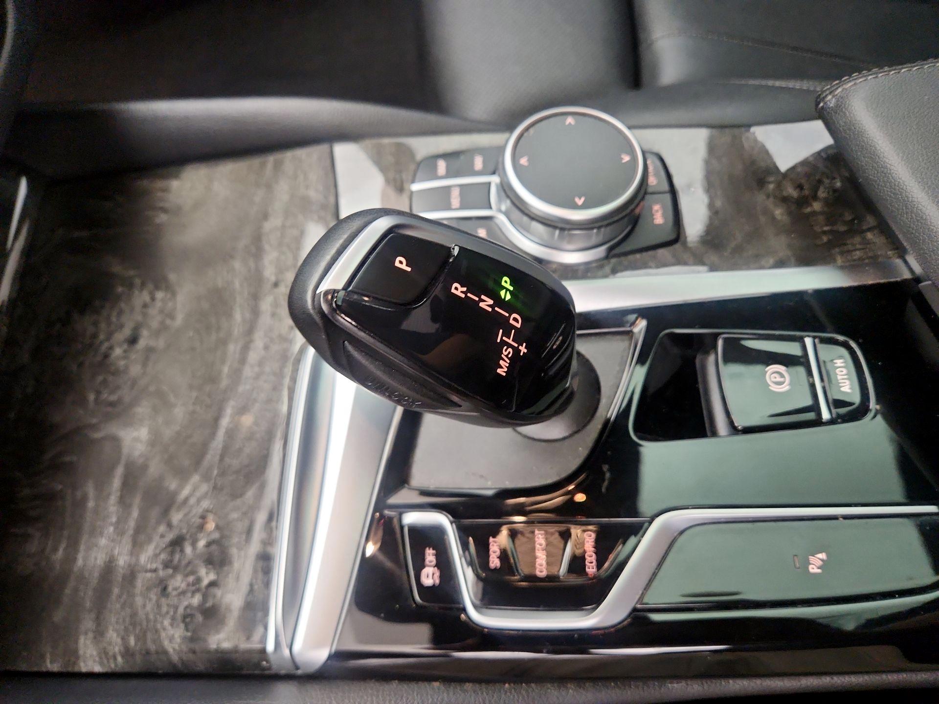 Thumbnail: 2021 BMW 5 Series - 18