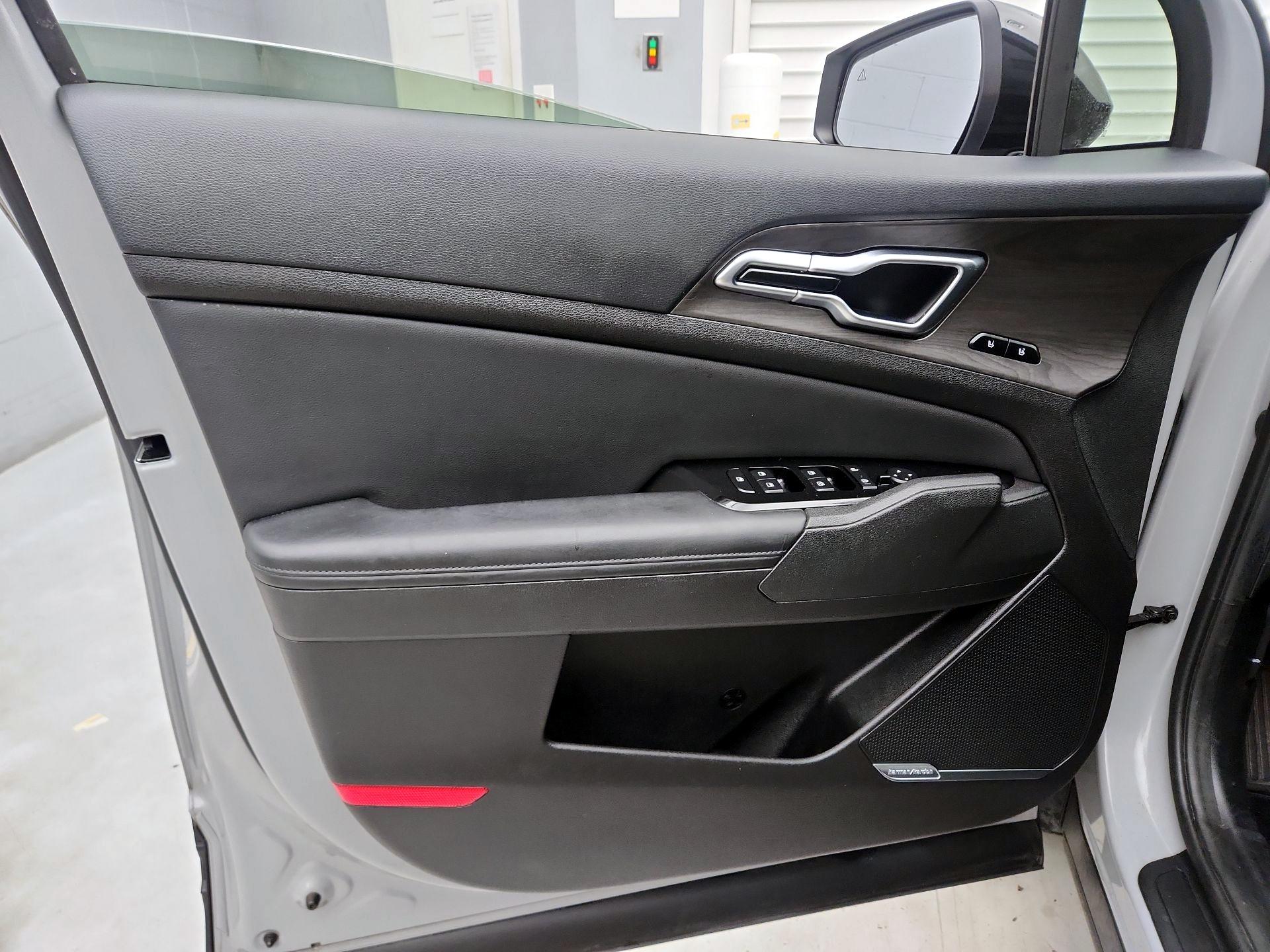 Thumbnail: 2023 Kia Sportage - 12