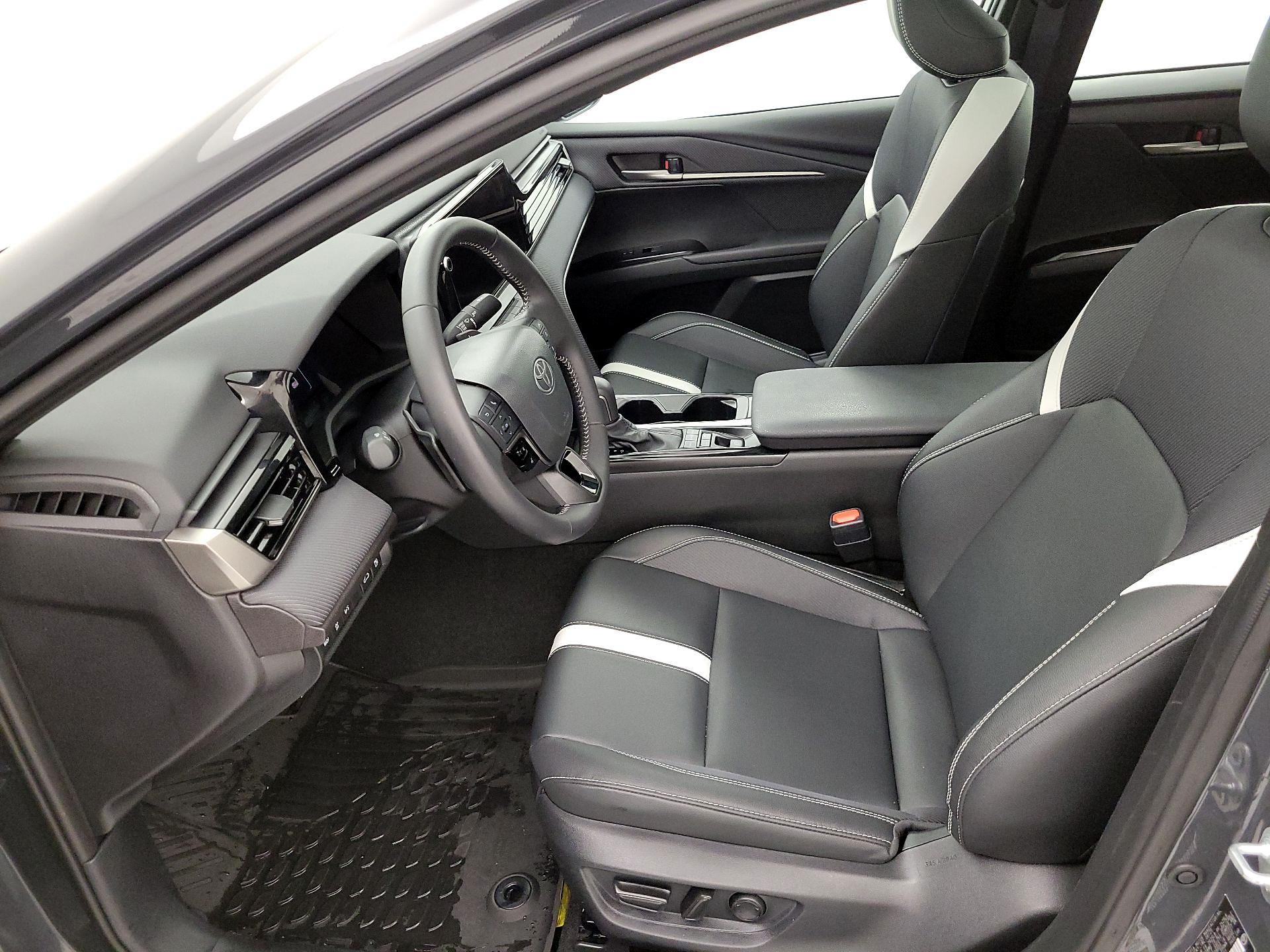 Thumbnail: 2025 Toyota Camry - 11