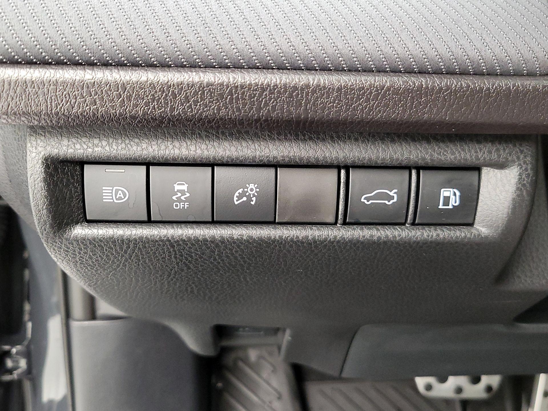 Thumbnail: 2025 Toyota Camry - 13