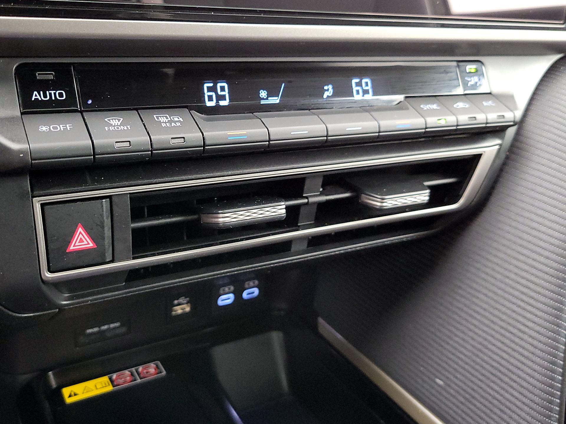 Thumbnail: 2025 Toyota Camry - 17