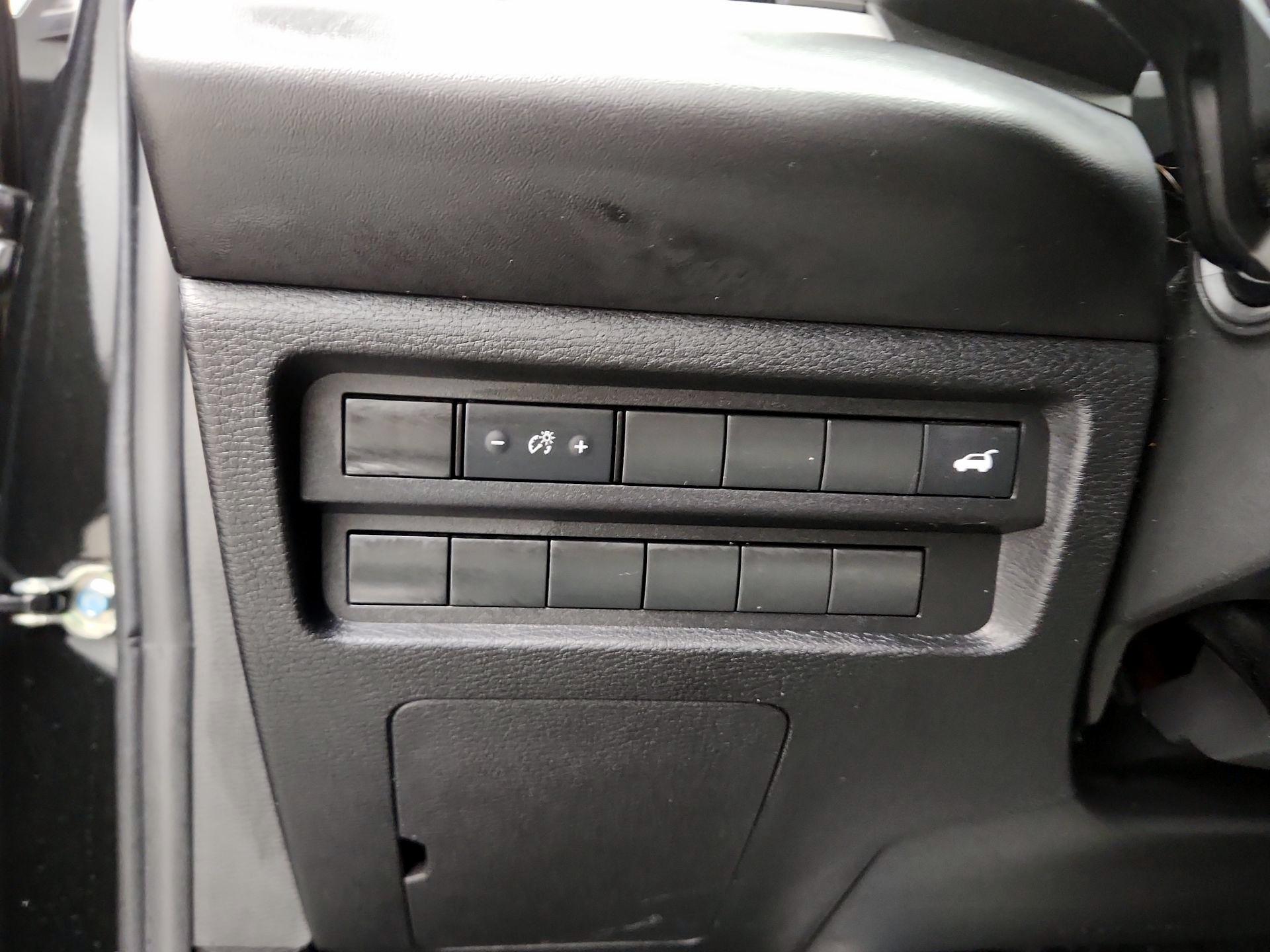 Thumbnail: 2022 Mitsubishi Outlander - 13