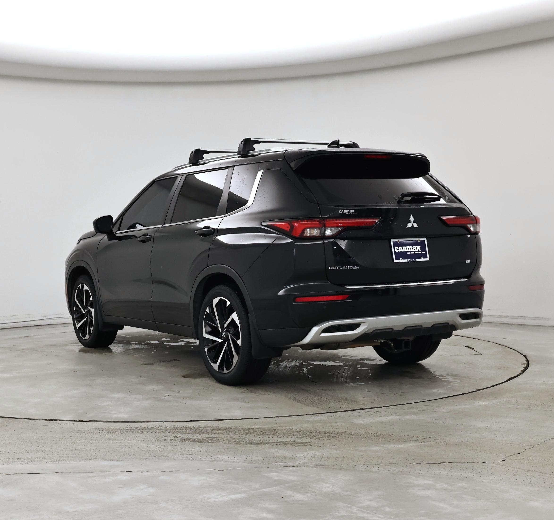 Thumbnail: 2022 Mitsubishi Outlander - 2