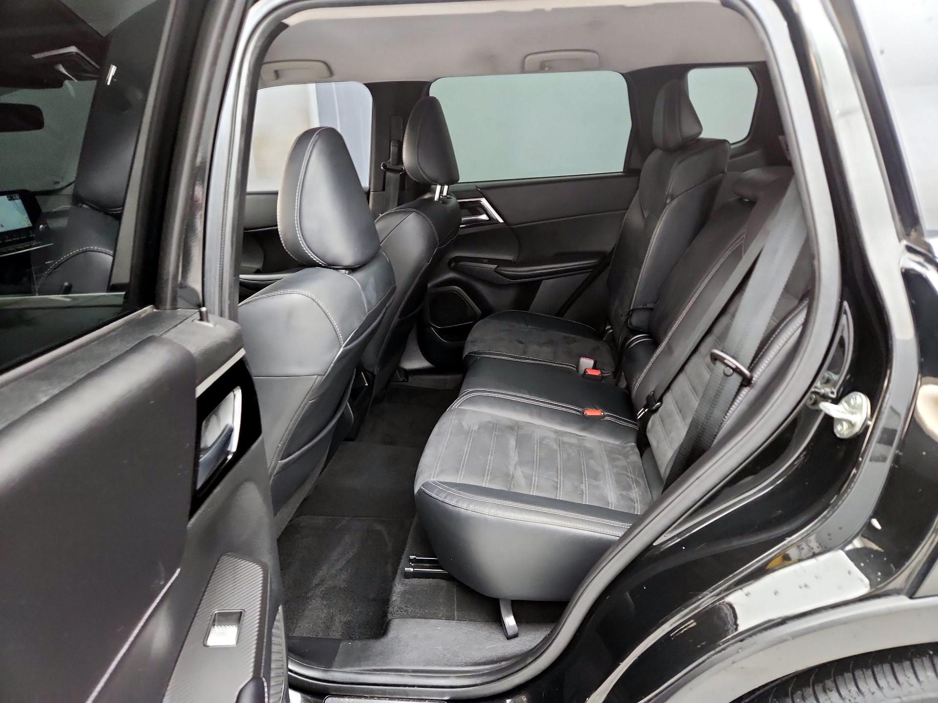 Thumbnail: 2022 Mitsubishi Outlander - 20