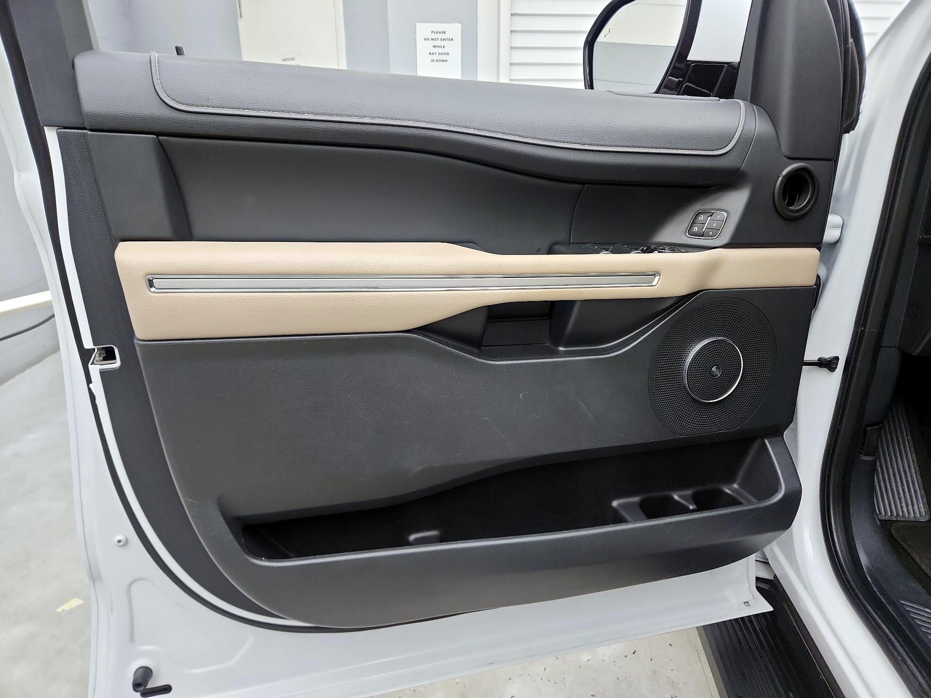 Thumbnail: 2023 Ford Expedition - 12