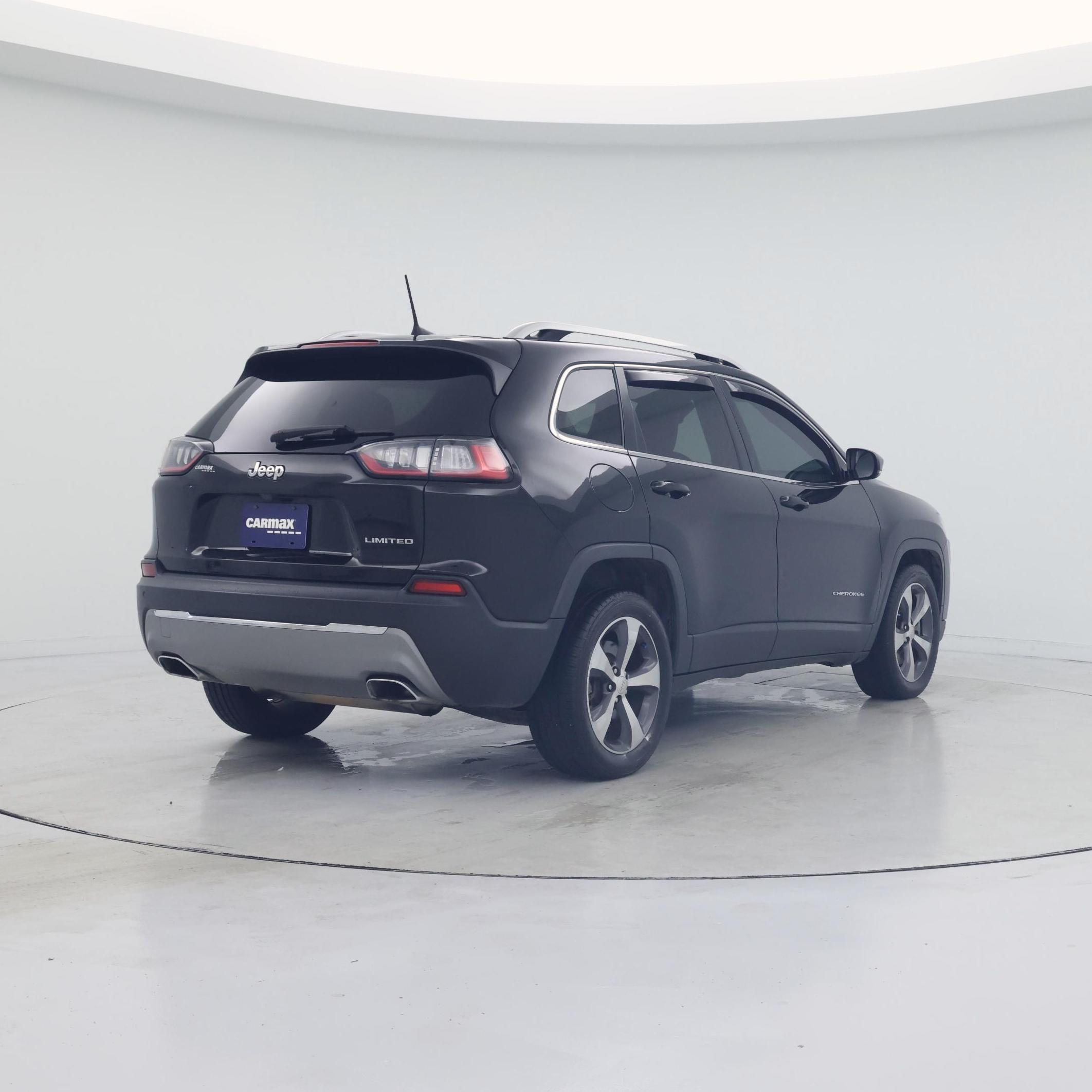 Thumbnail: 2019 Jeep Cherokee - 8