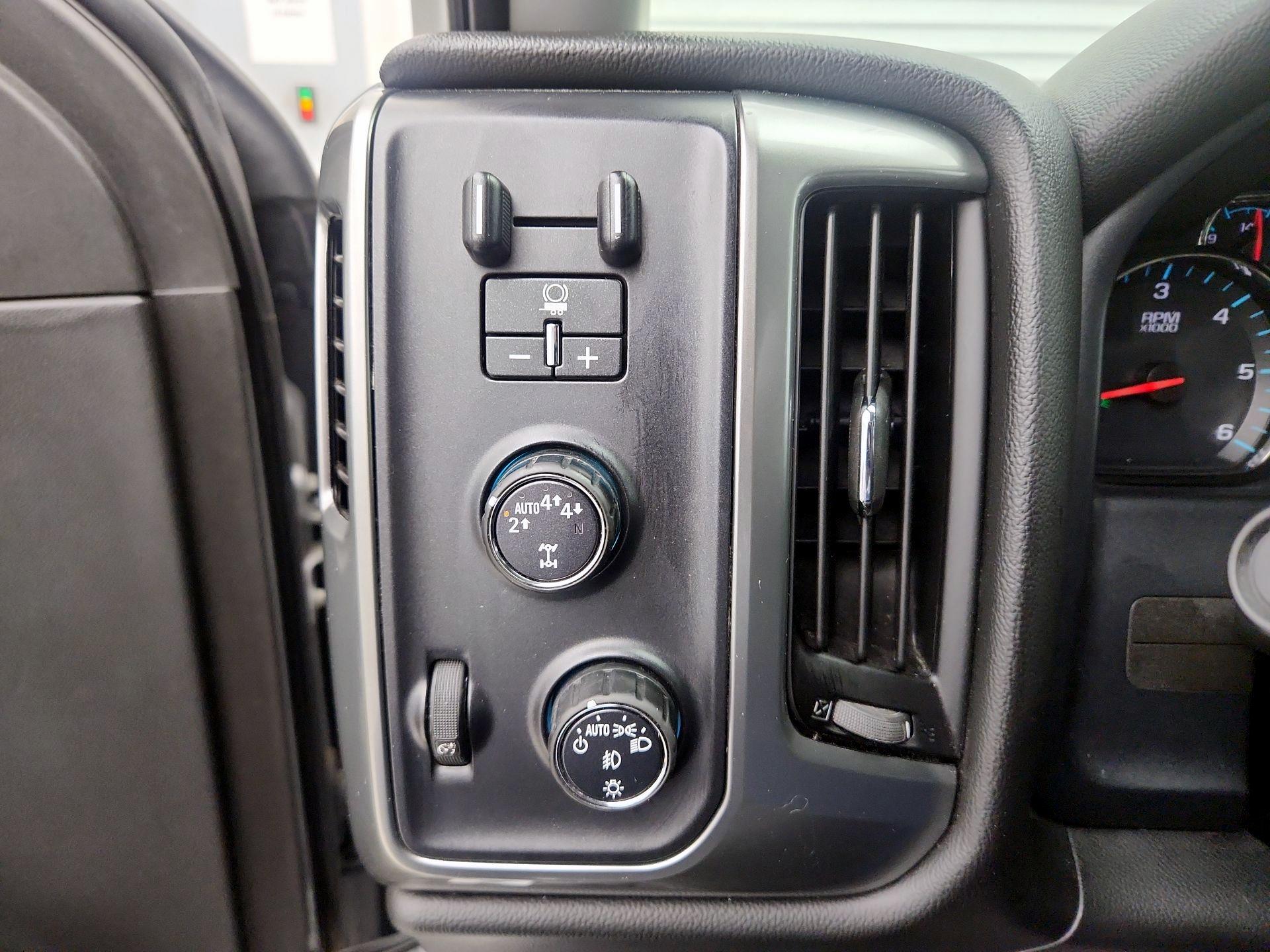 Thumbnail: 2017 Chevrolet Silverado 1500 - 13